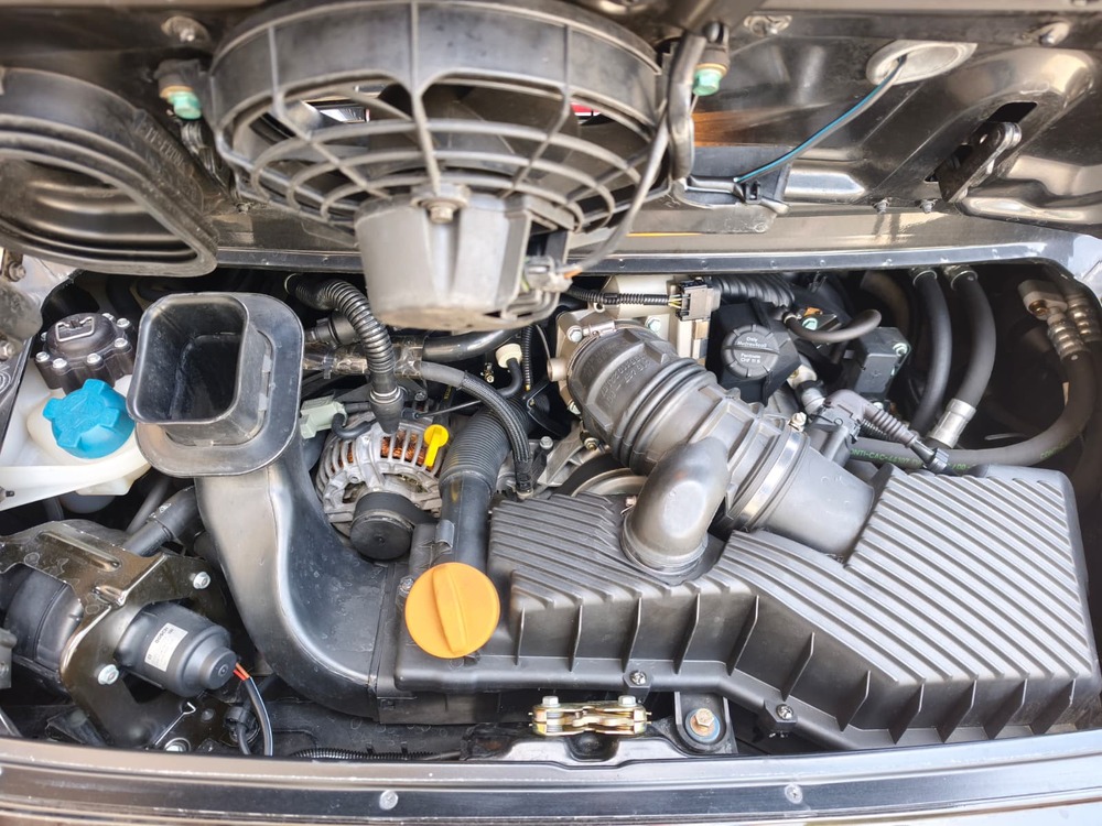 PORSCHE 911 Carrera-image-13