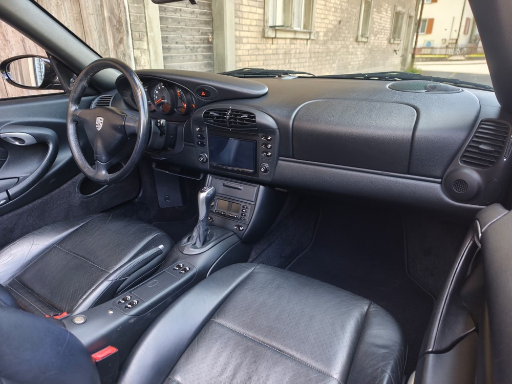 PORSCHE 911 Carrera-image-11