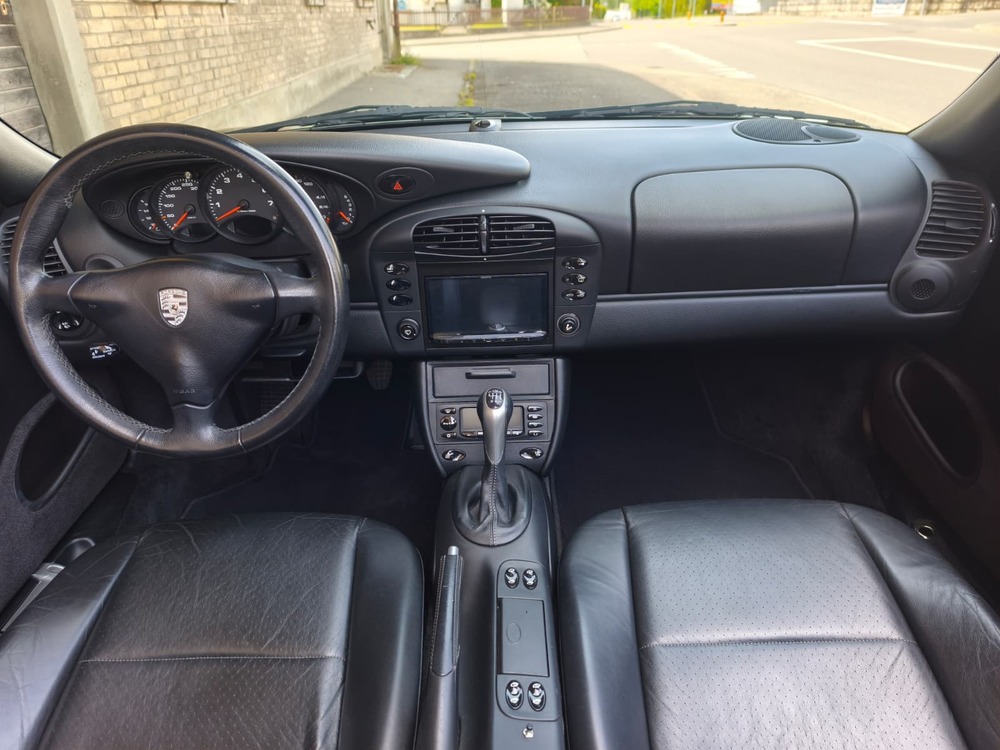 PORSCHE 911 Carrera-image-9