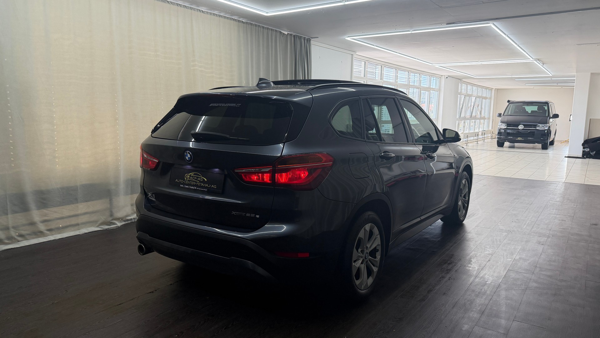 BMW X1 xDrive 25e Steptronic-showroom-element-3