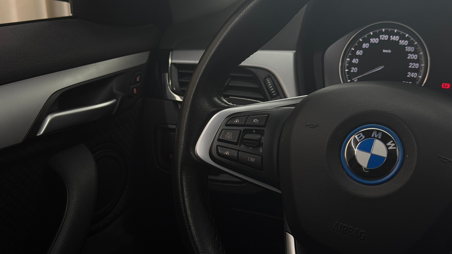 BMW X1 xDrive 25e Steptronic-image-9