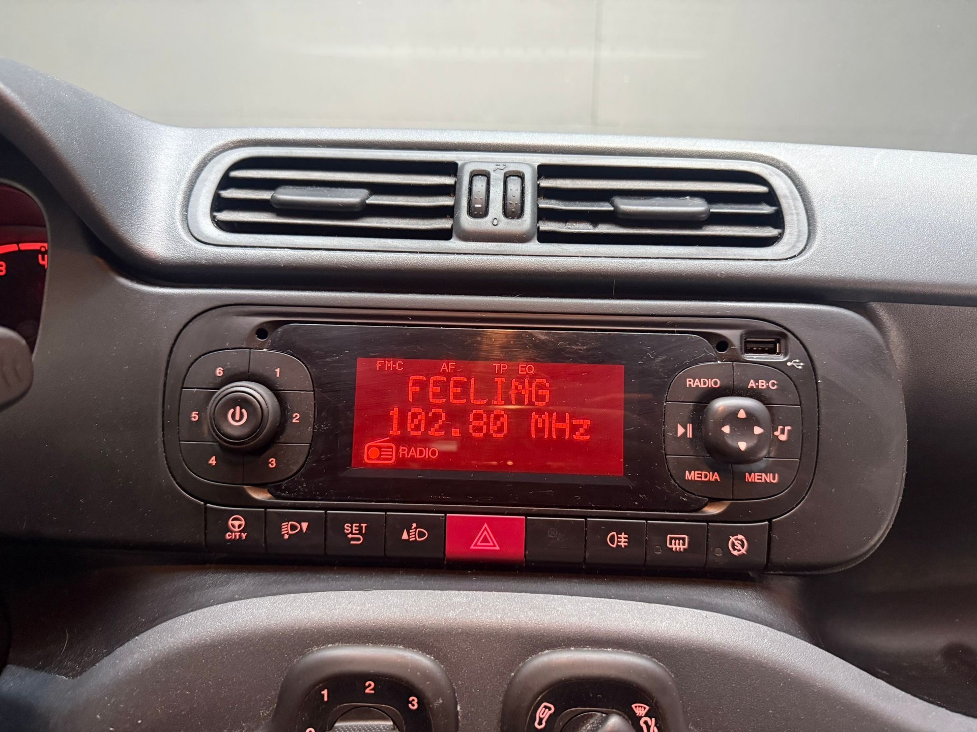 FIAT Panda 1.2 Lounge mit Pizzaofen integriert-image-11