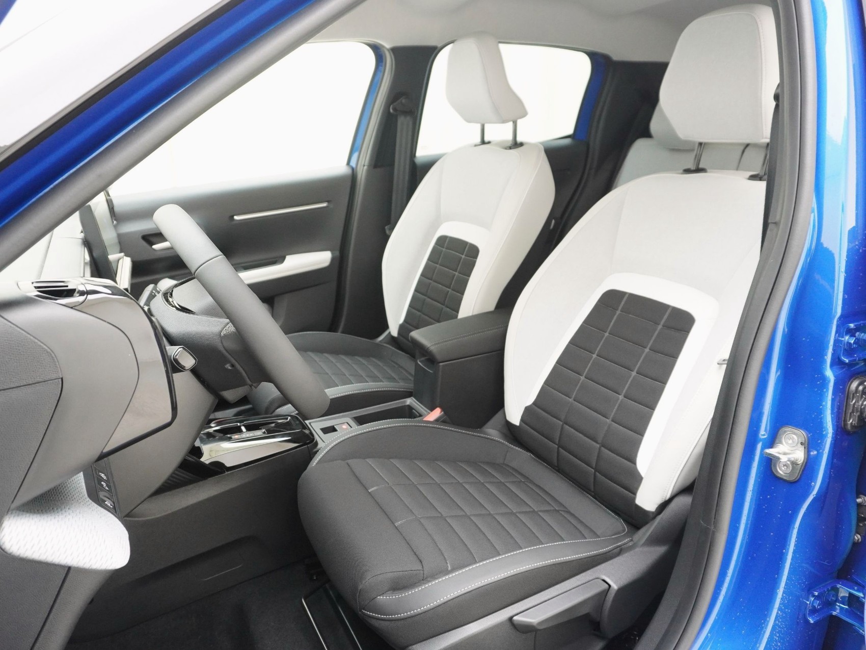 CITROEN C3 1.2 Hybrid Max-image-7