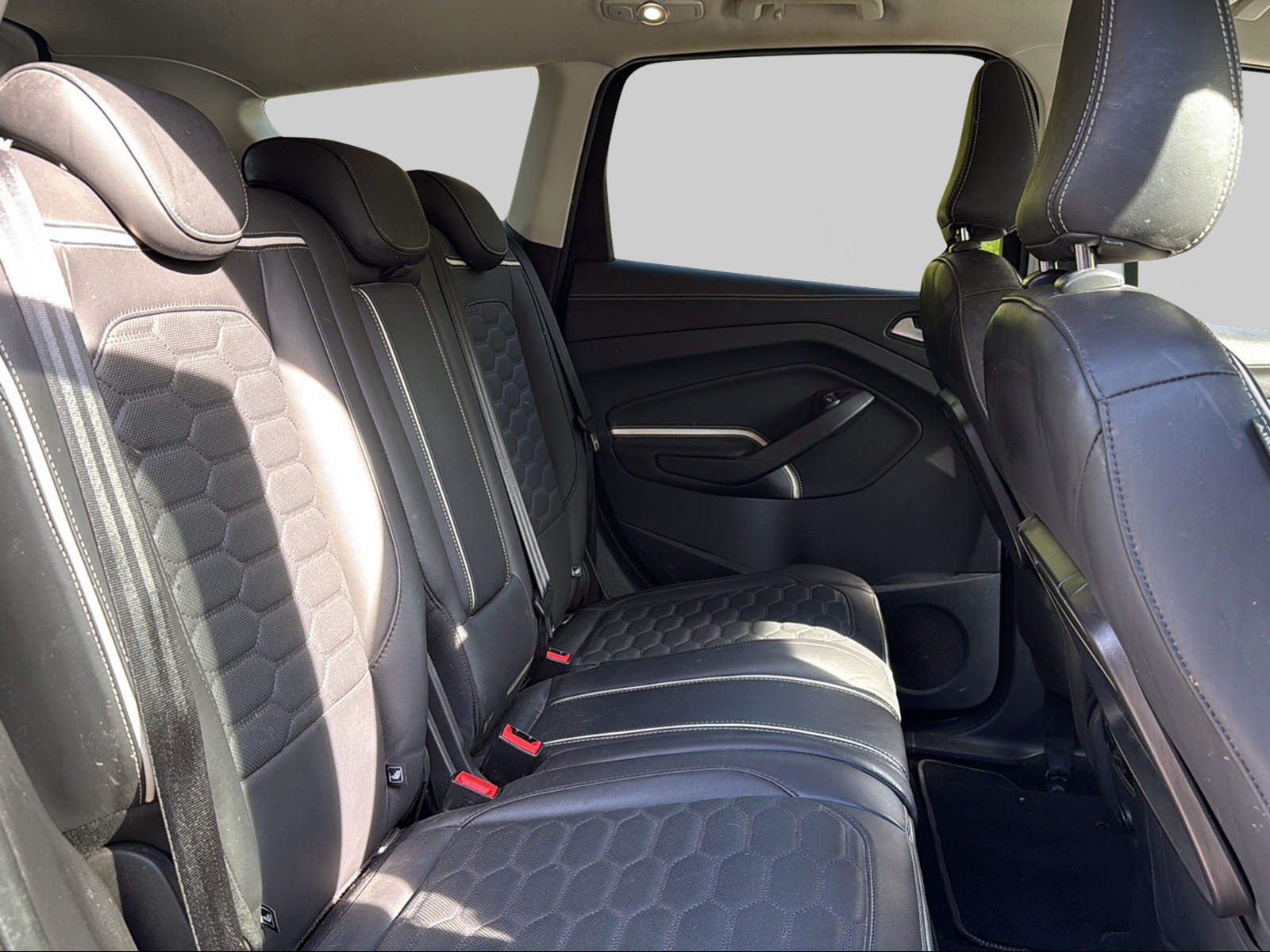 FORD Kuga 2.0 TDCi Vignale 4WD PowerShift-image-14