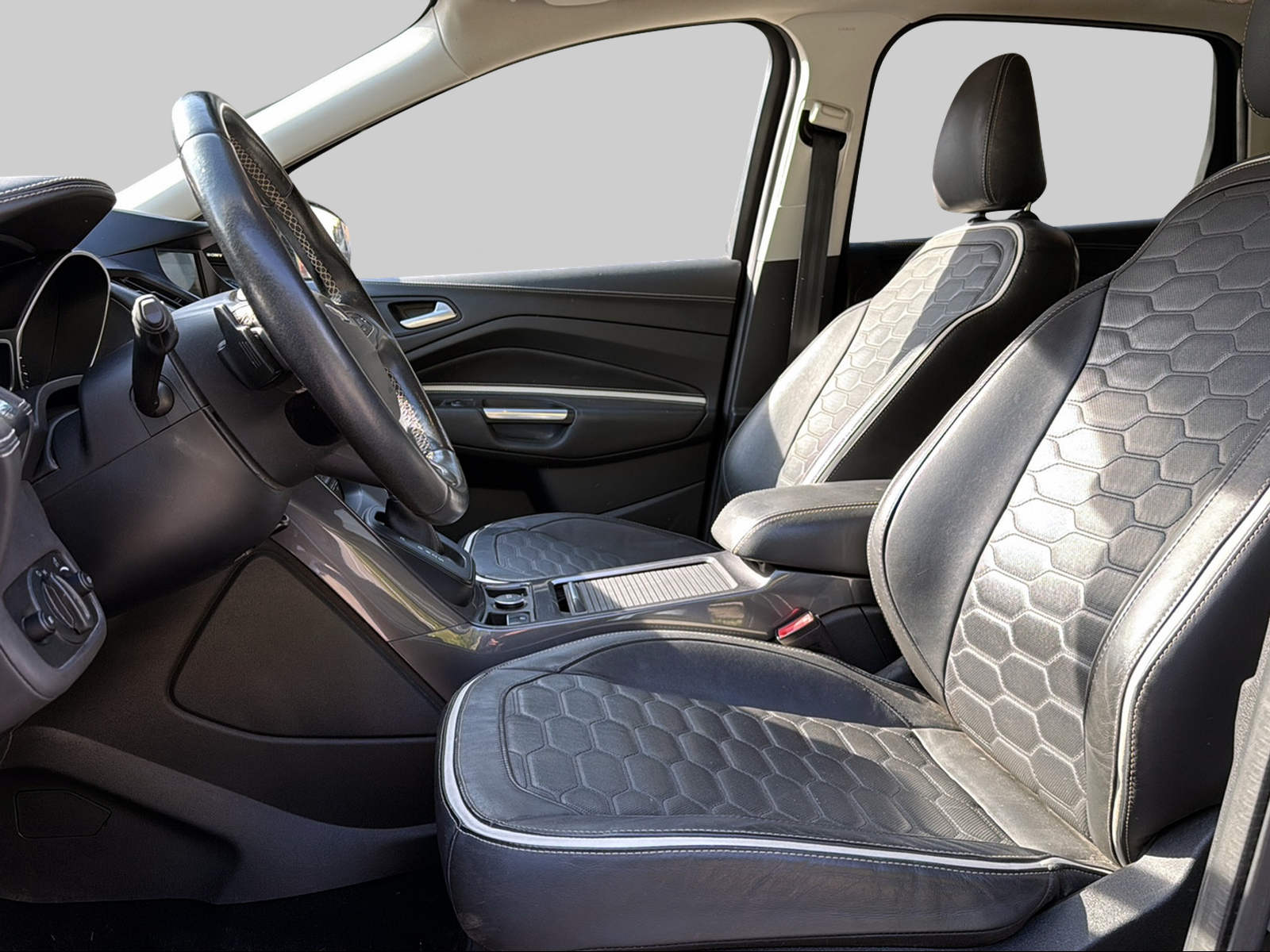 FORD Kuga 2.0 TDCi Vignale 4WD PowerShift-image-5