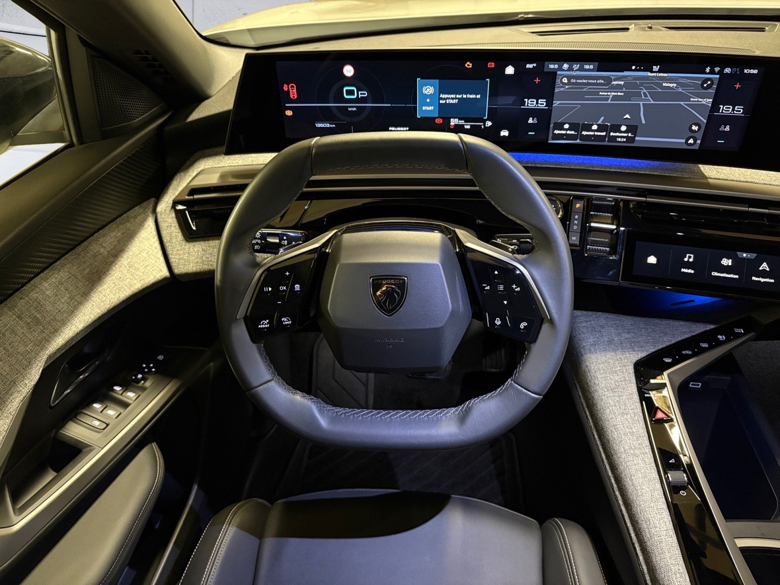 PEUGEOT 5008 145 Hybrid e-DCS6 Allure / #1 Elite Dealer – AutoScout24 Award 2025 Winner-image-11