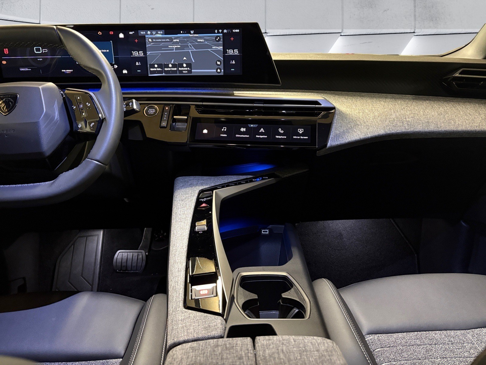PEUGEOT 5008 145 Hybrid e-DCS6 Allure / #1 Elite Dealer – AutoScout24 Award 2025 Winner-image-10