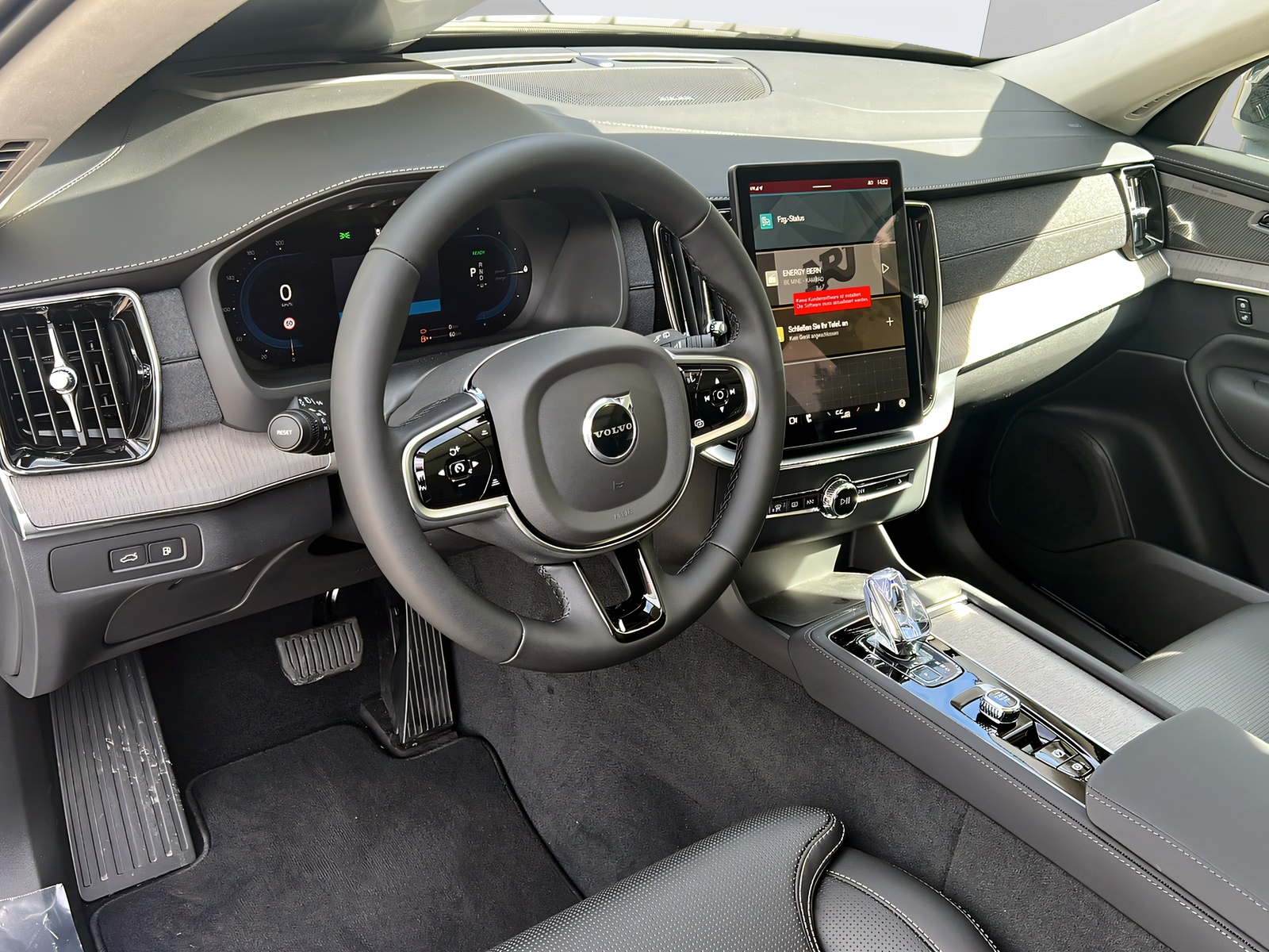 VOLVO XC90 T8 eAWD PluginHybrid Ultra Dark Geartronic-image-12