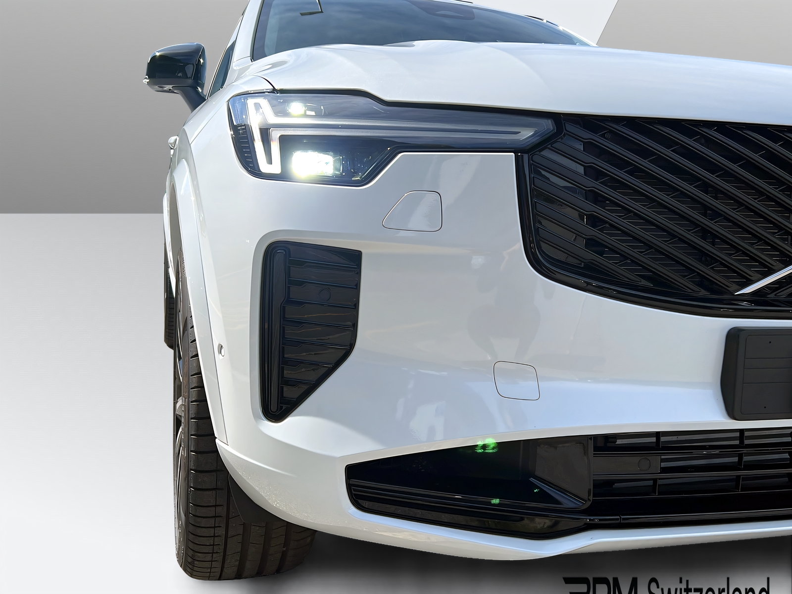VOLVO XC90 T8 eAWD PluginHybrid Ultra Dark Geartronic-showroom-element-3