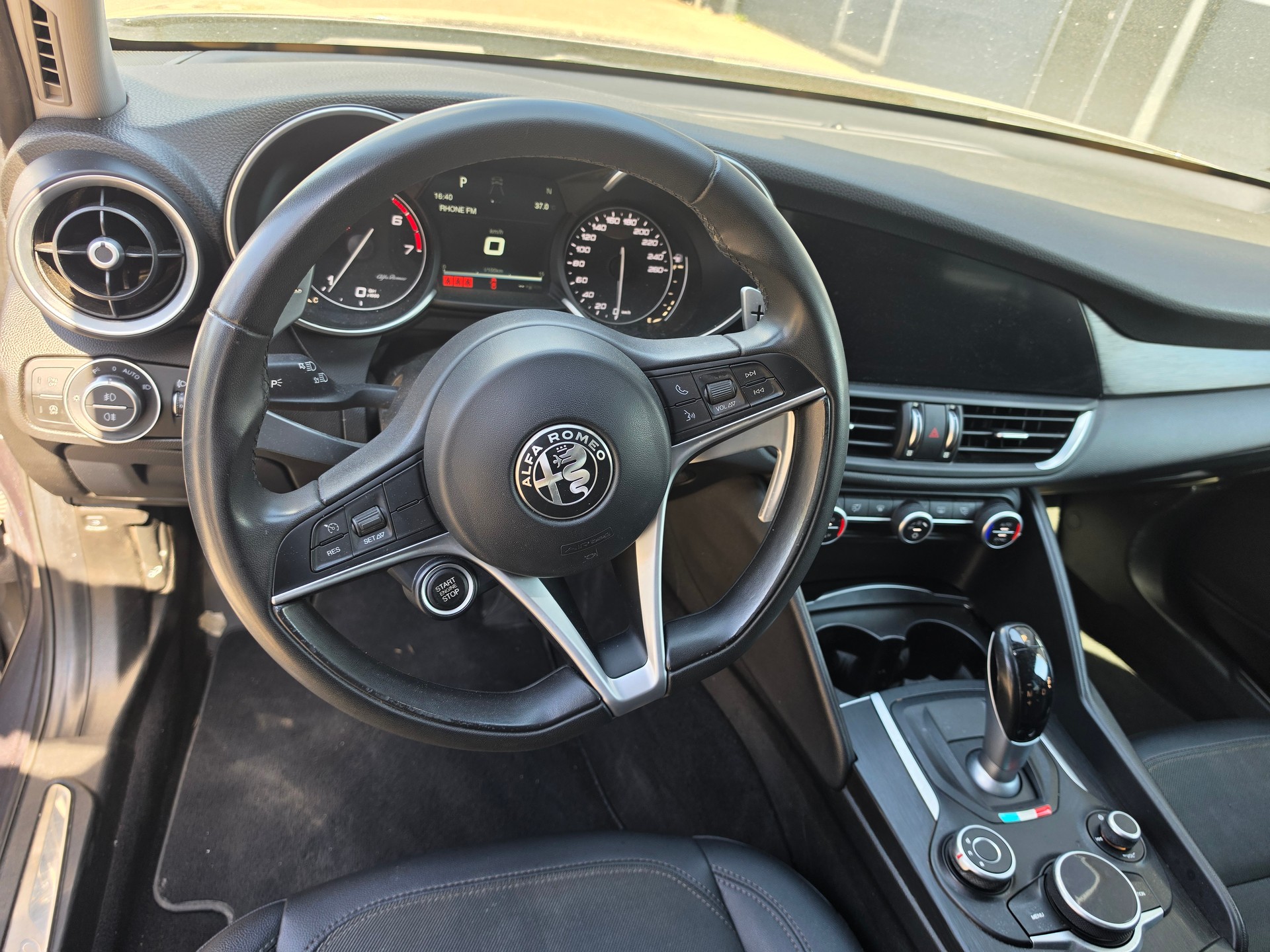 ALFA ROMEO Giulia 2.0 Automatic-image-9