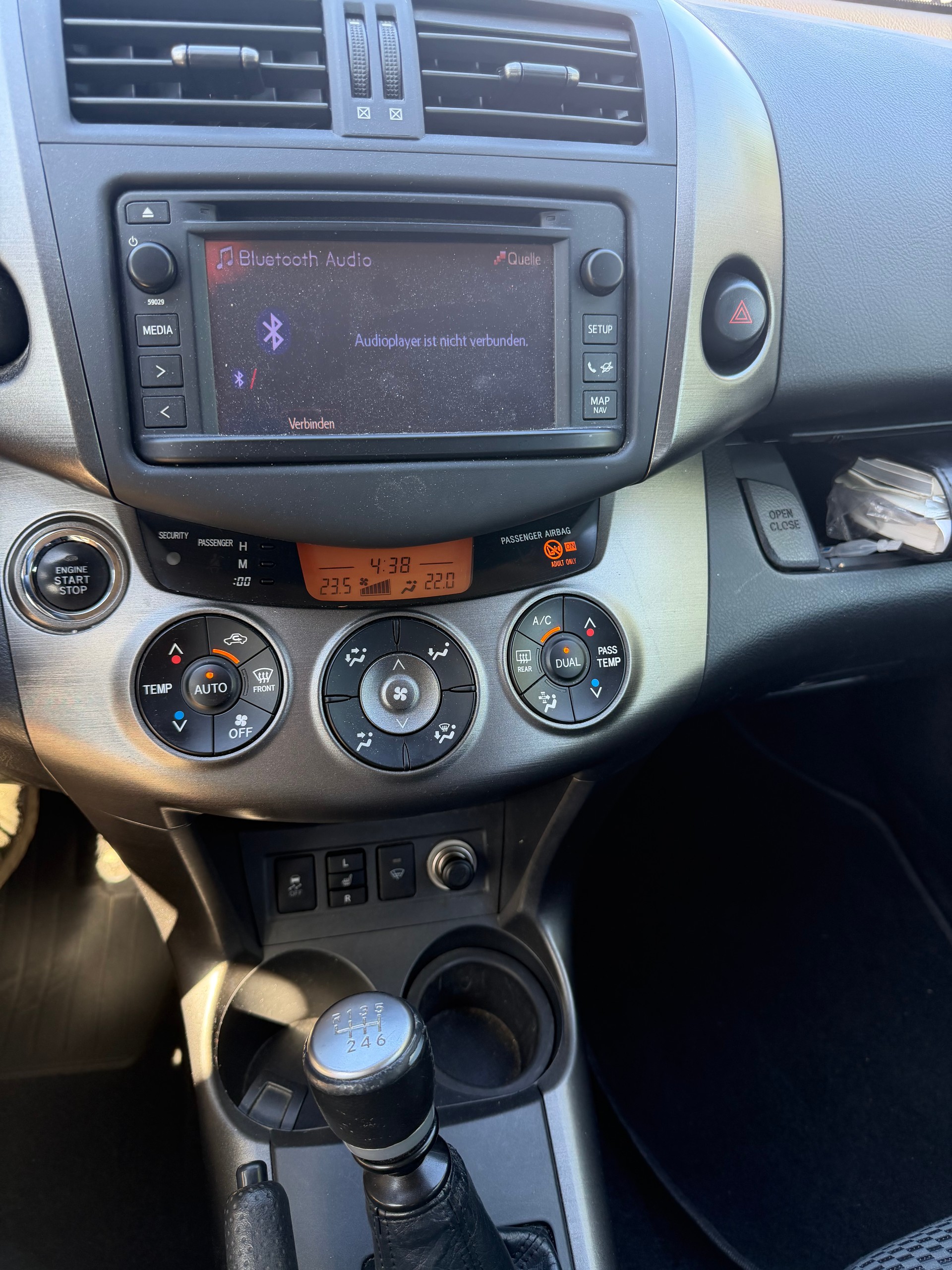 TOYOTA RAV-4 2.2D-4D Linea Luna-image-6