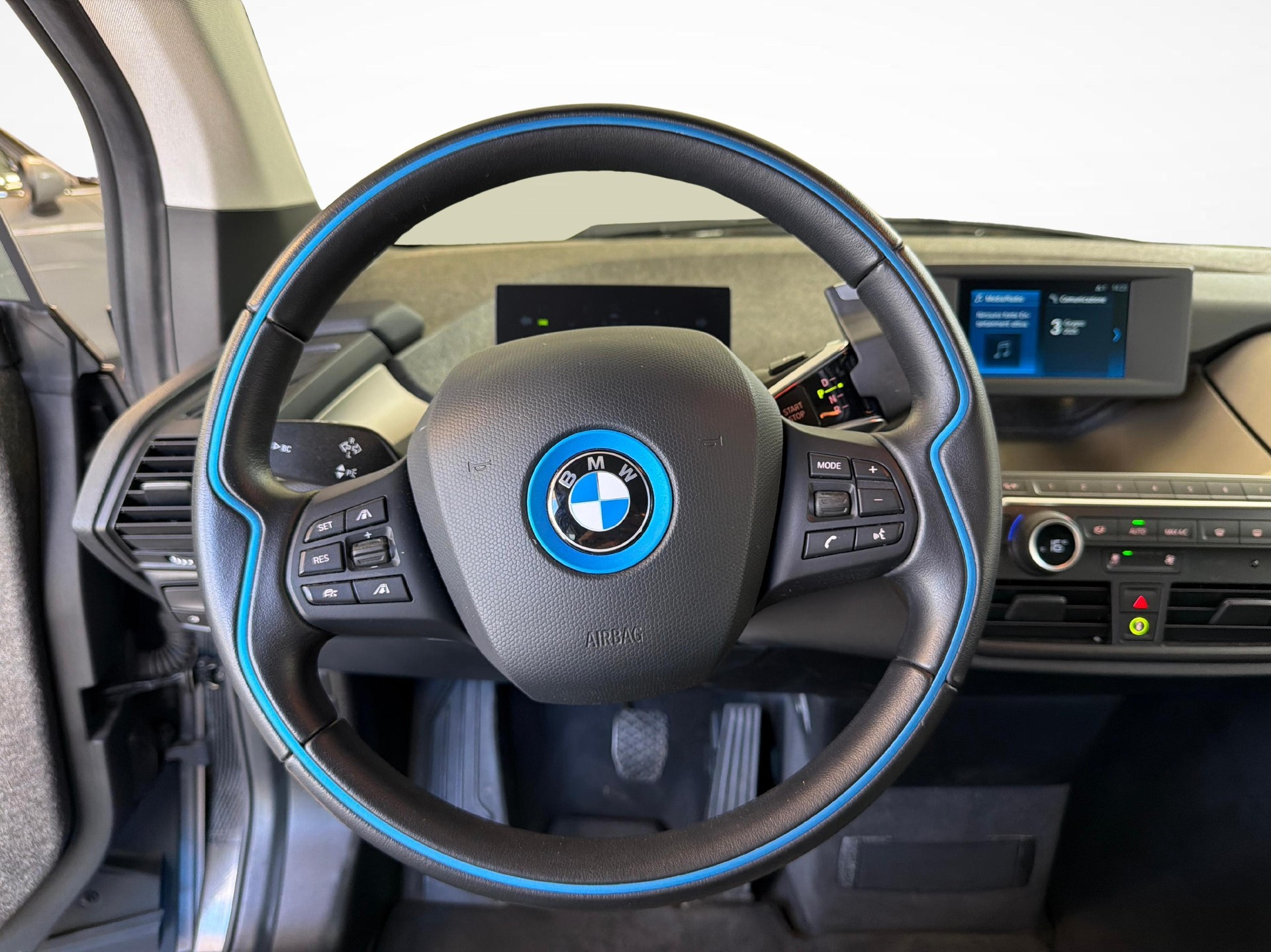 BMW i3 120 Ah-image-16