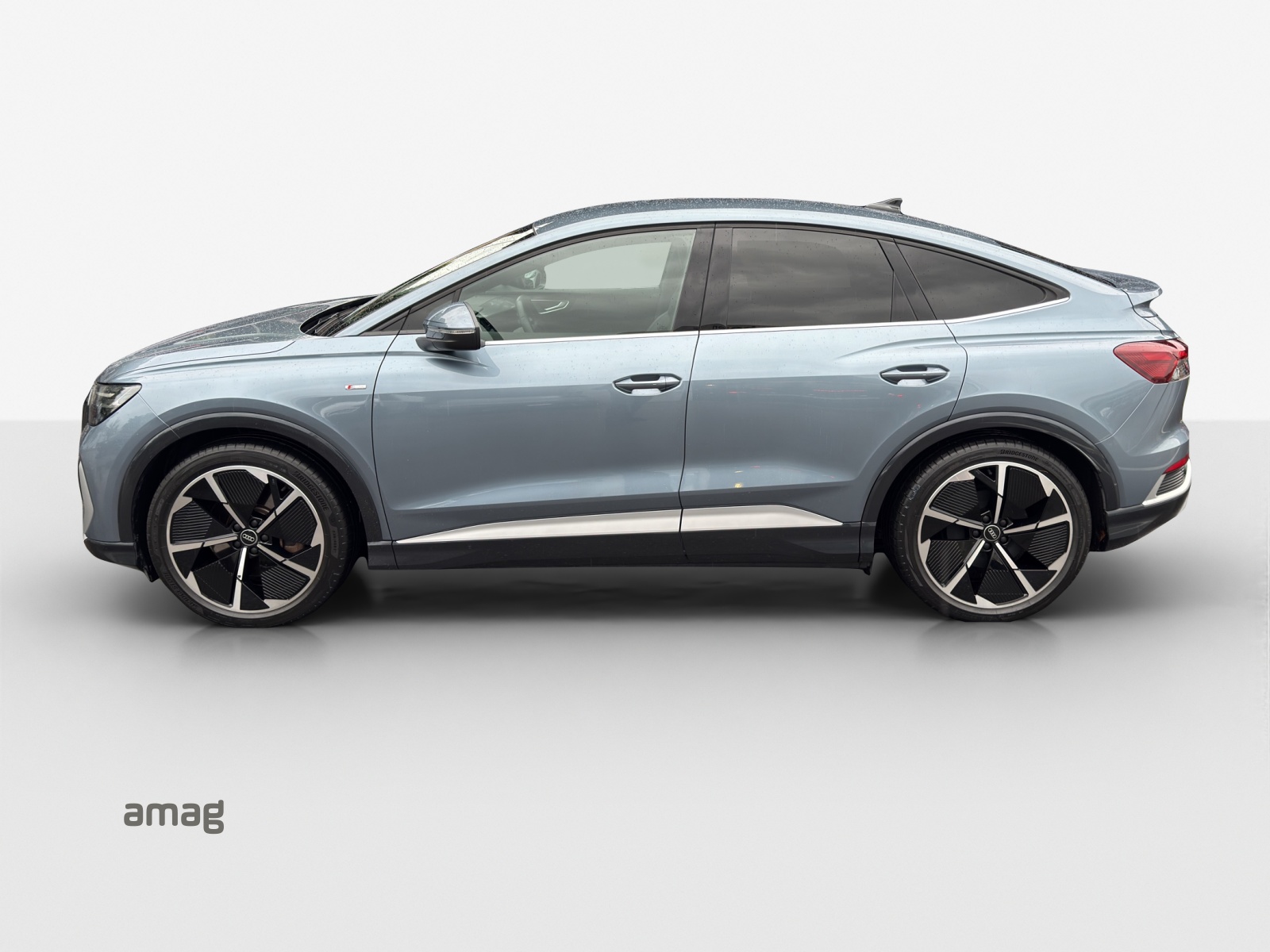 AUDI Q4 Sportback e-tron 50 quattro-showroom-element-1