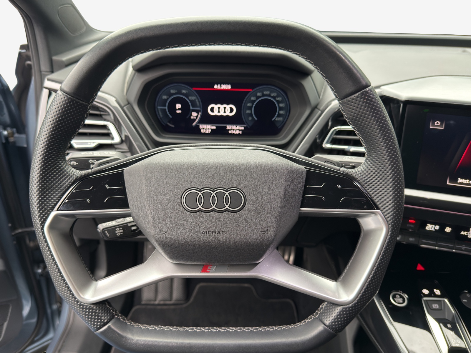 AUDI Q4 Sportback e-tron 50 quattro-image-9