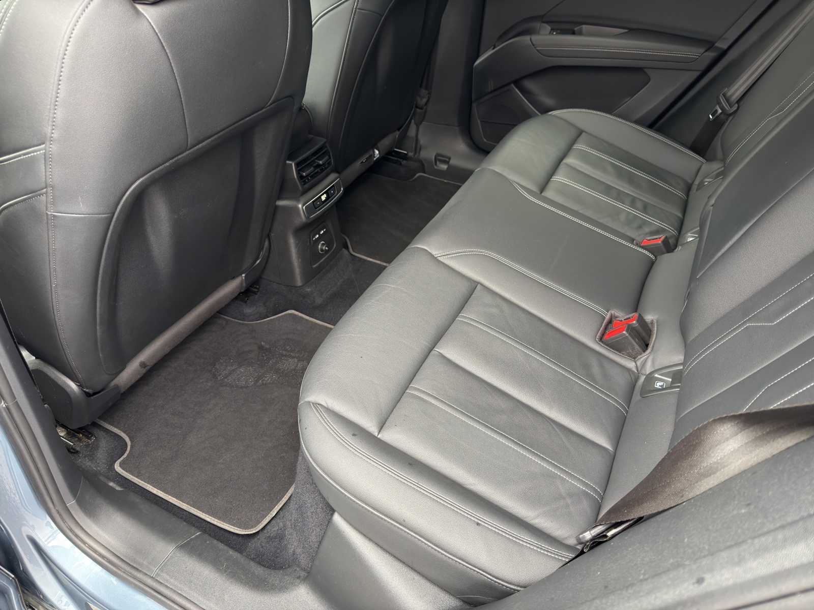 AUDI Q4 Sportback e-tron 50 quattro-image-11