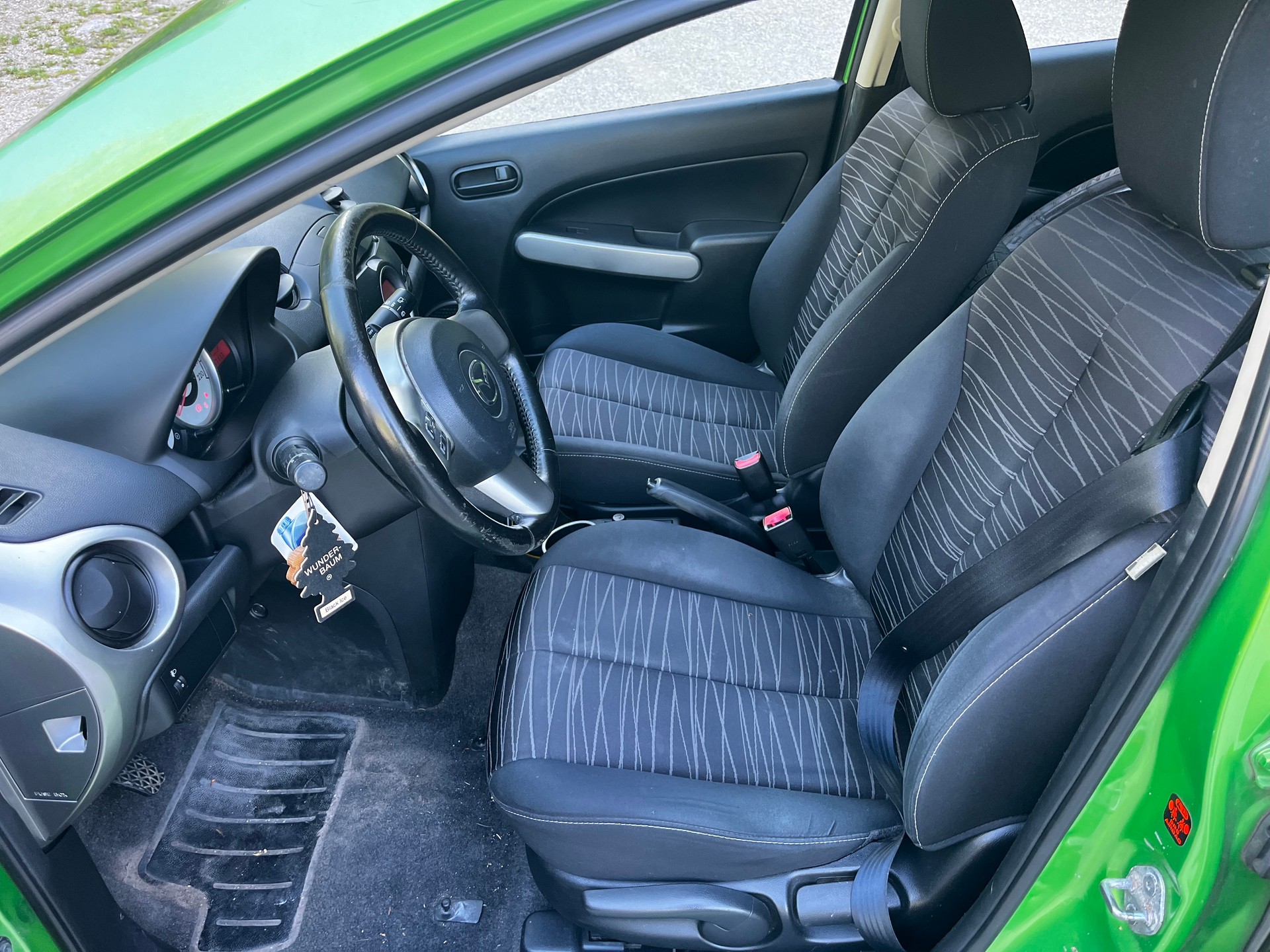 MAZDA 2 1.3i 16V Exclusive-image-8