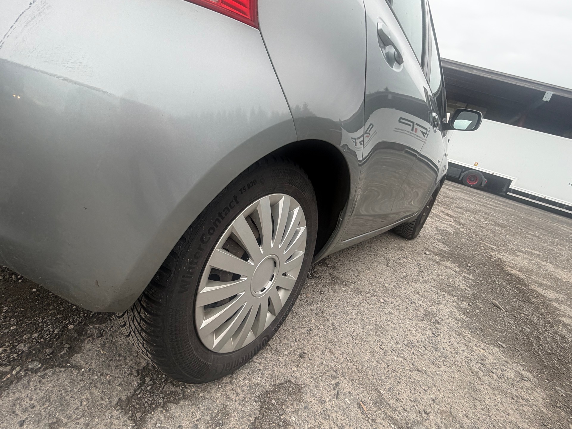 TOYOTA Yaris 1.3 Linea Sol-image-11