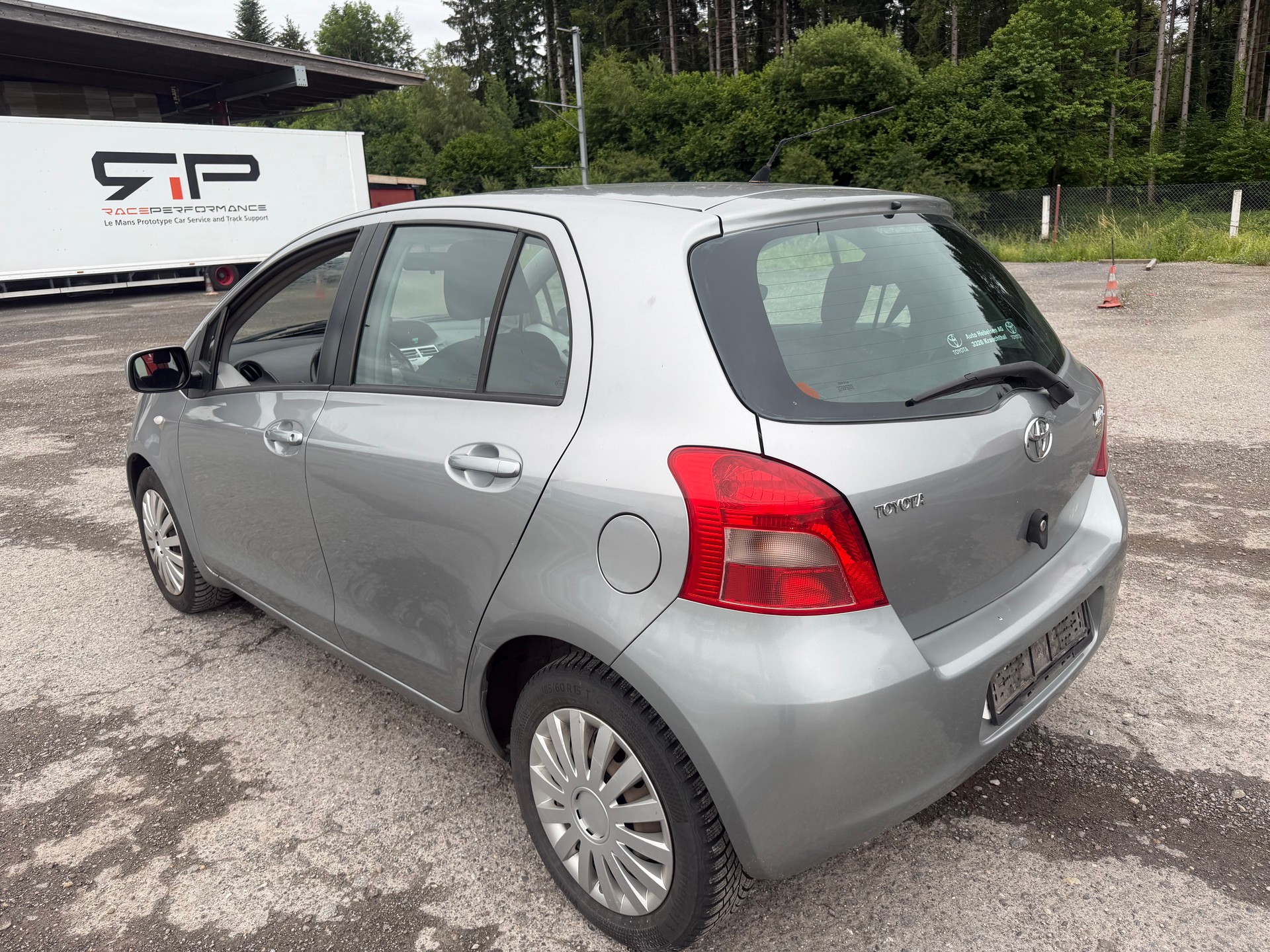 TOYOTA Yaris 1.3 Linea Sol-image-3