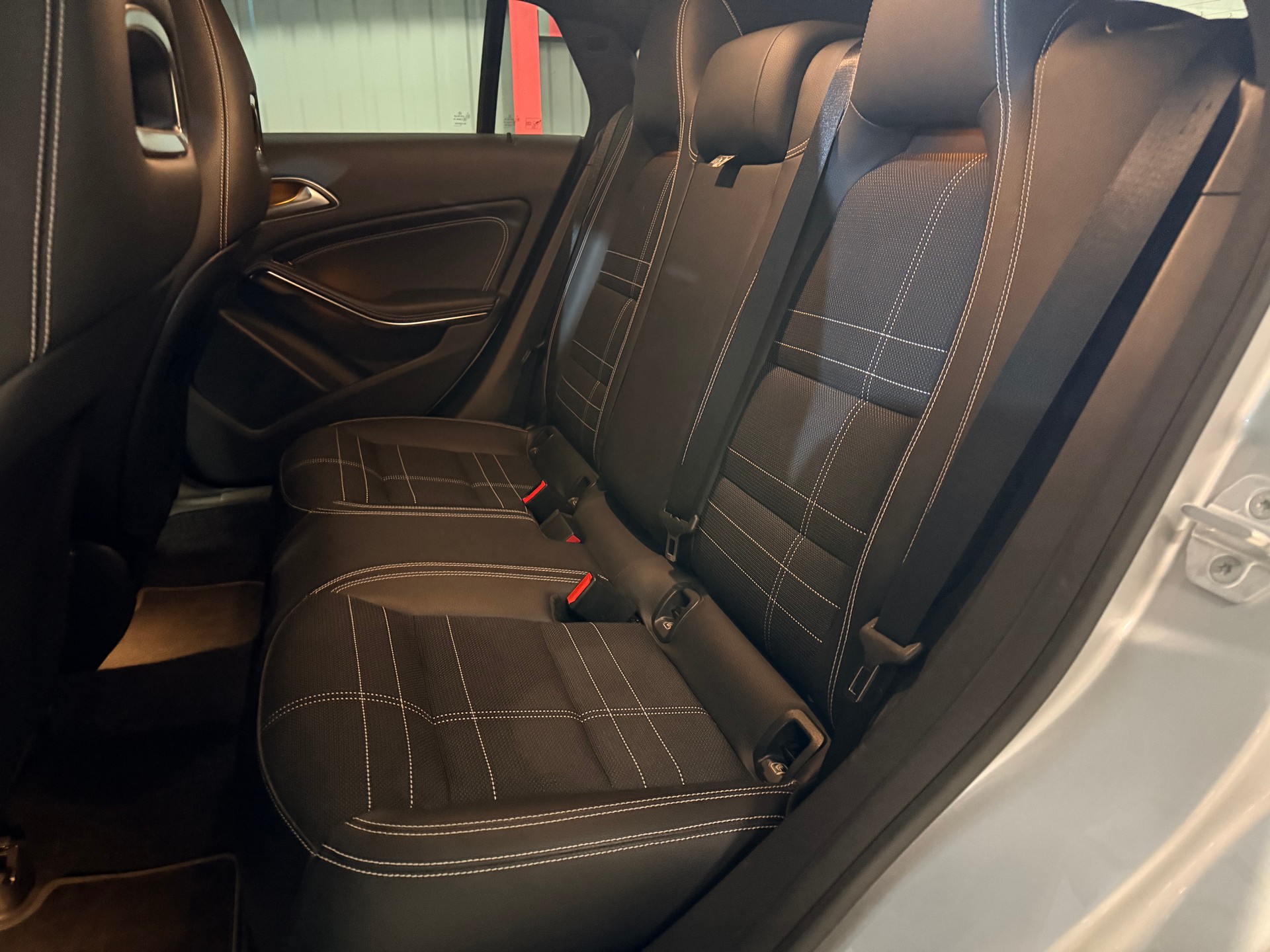 MERCEDES-BENZ CLA Shooting Brake 180 Urban 7G-DCT-image-14