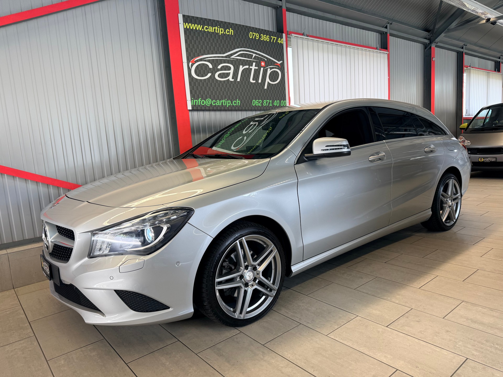 MERCEDES-BENZ CLA Shooting Brake 180 Urban 7G-DCT