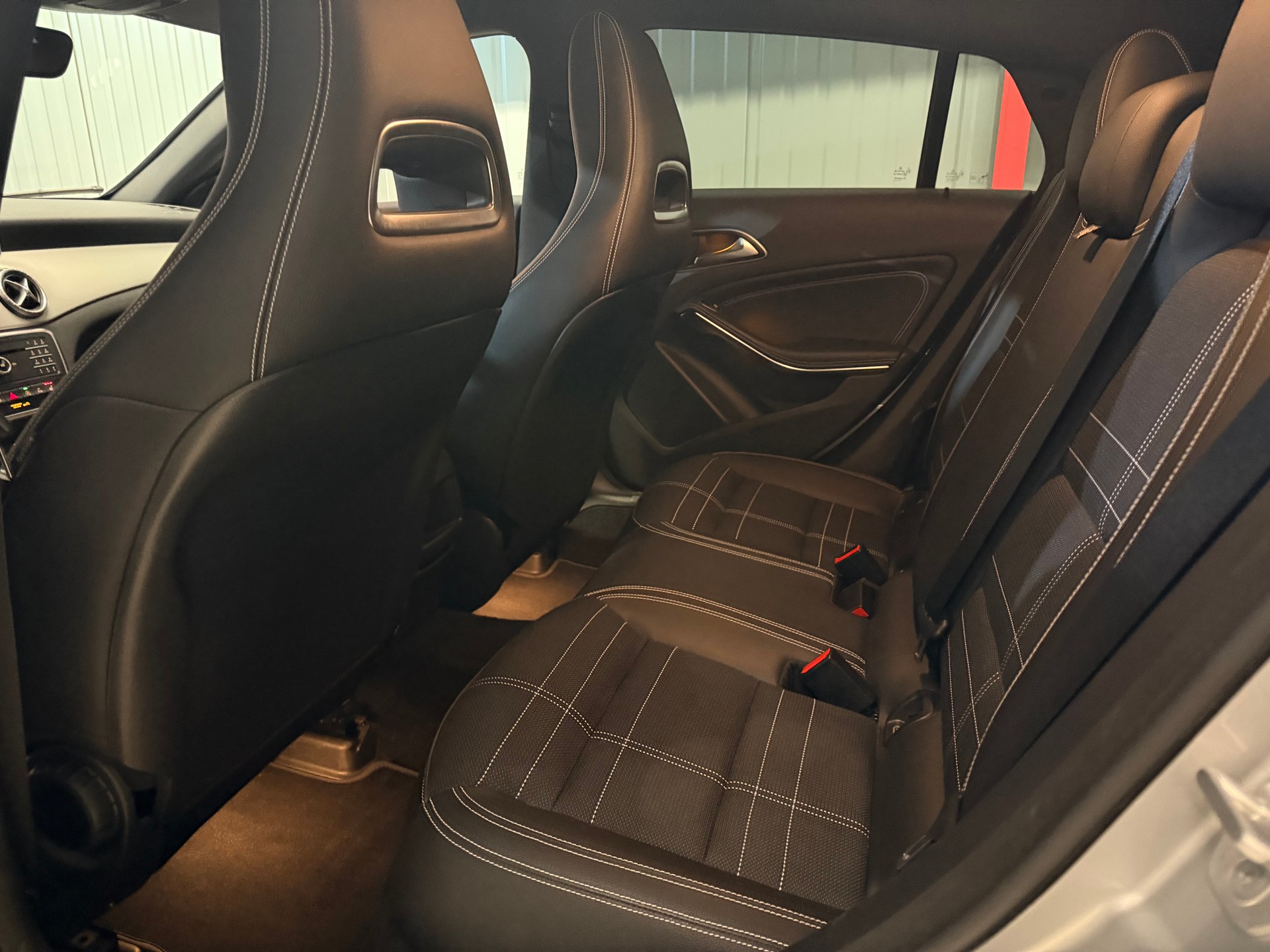 MERCEDES-BENZ CLA Shooting Brake 180 Urban 7G-DCT-image-13