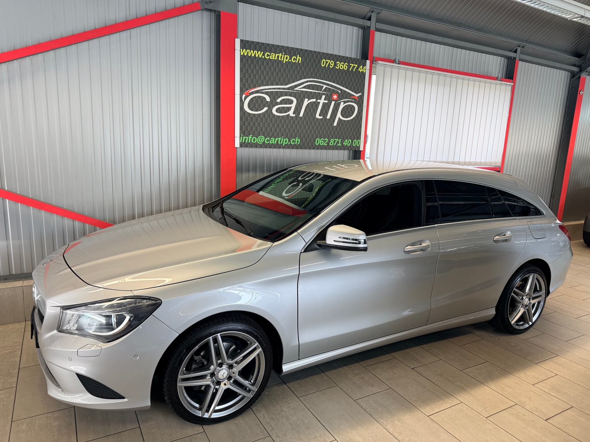 MERCEDES-BENZ CLA Shooting Brake 180 Urban 7G-DCT-image-3