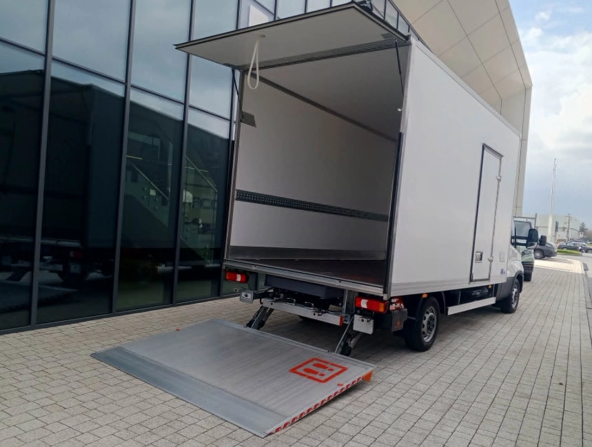 IVECO Daily 35 S 18H Kasten mit Hebebühne-showroom-element-3