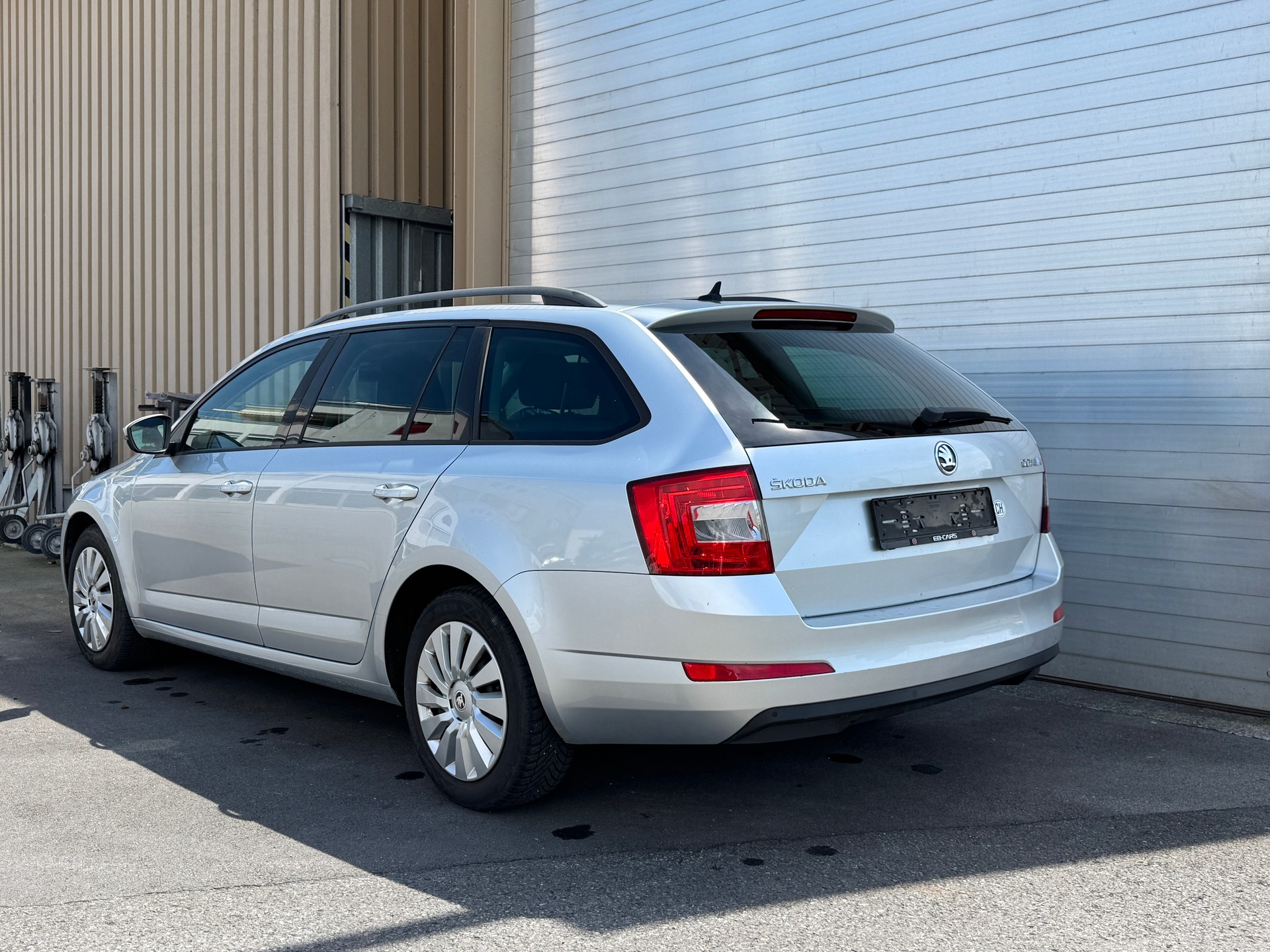 SKODA Octavia Combi 1.6 TDI Ambition DSG-showroom-element-3