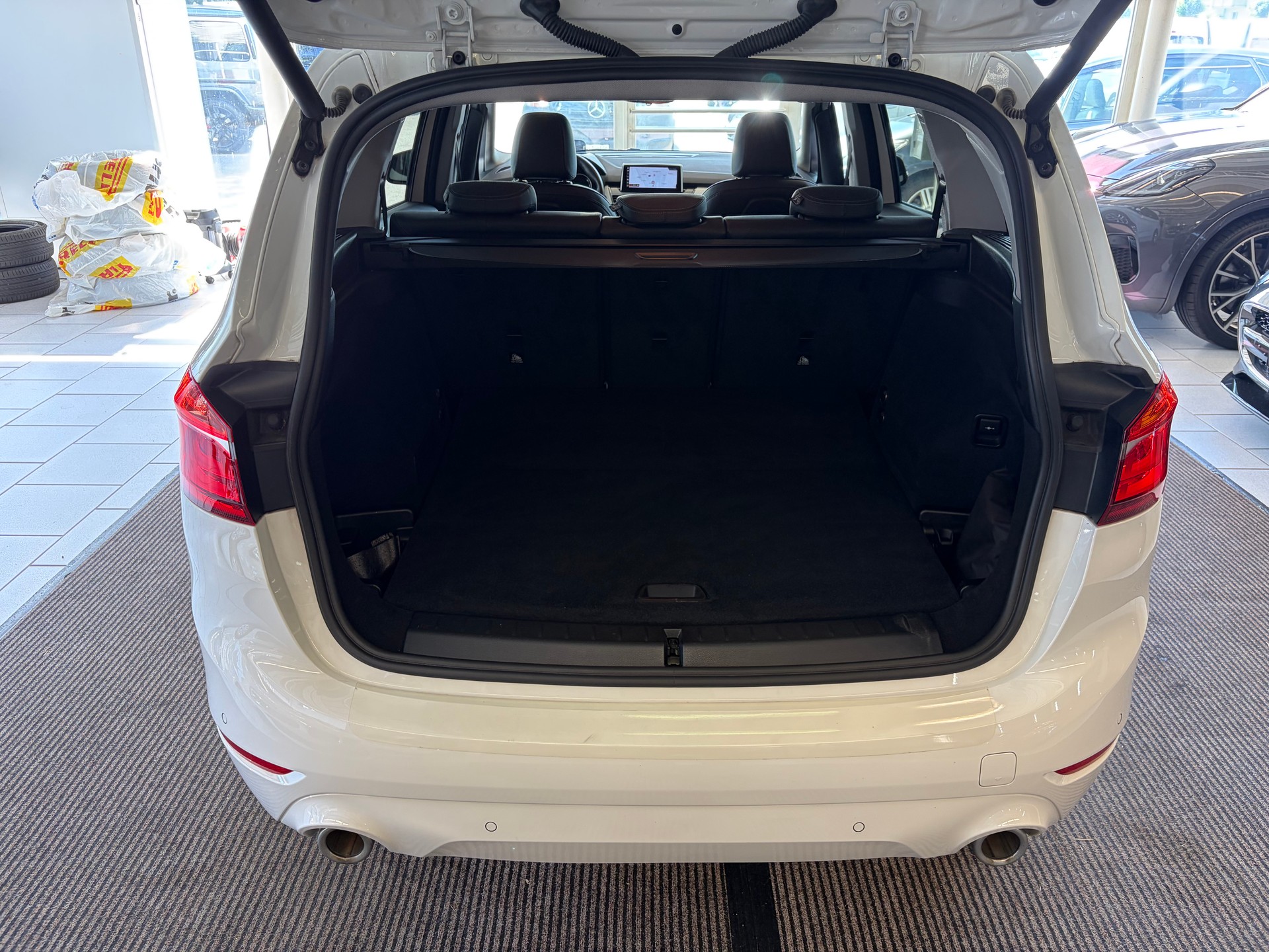 BMW 220d xDrive Gran Tourer | CH Fzg. | Driving Assistant Plus | Kamera | LED Scheinw. | HeadUp | Sportsitze |-image-26