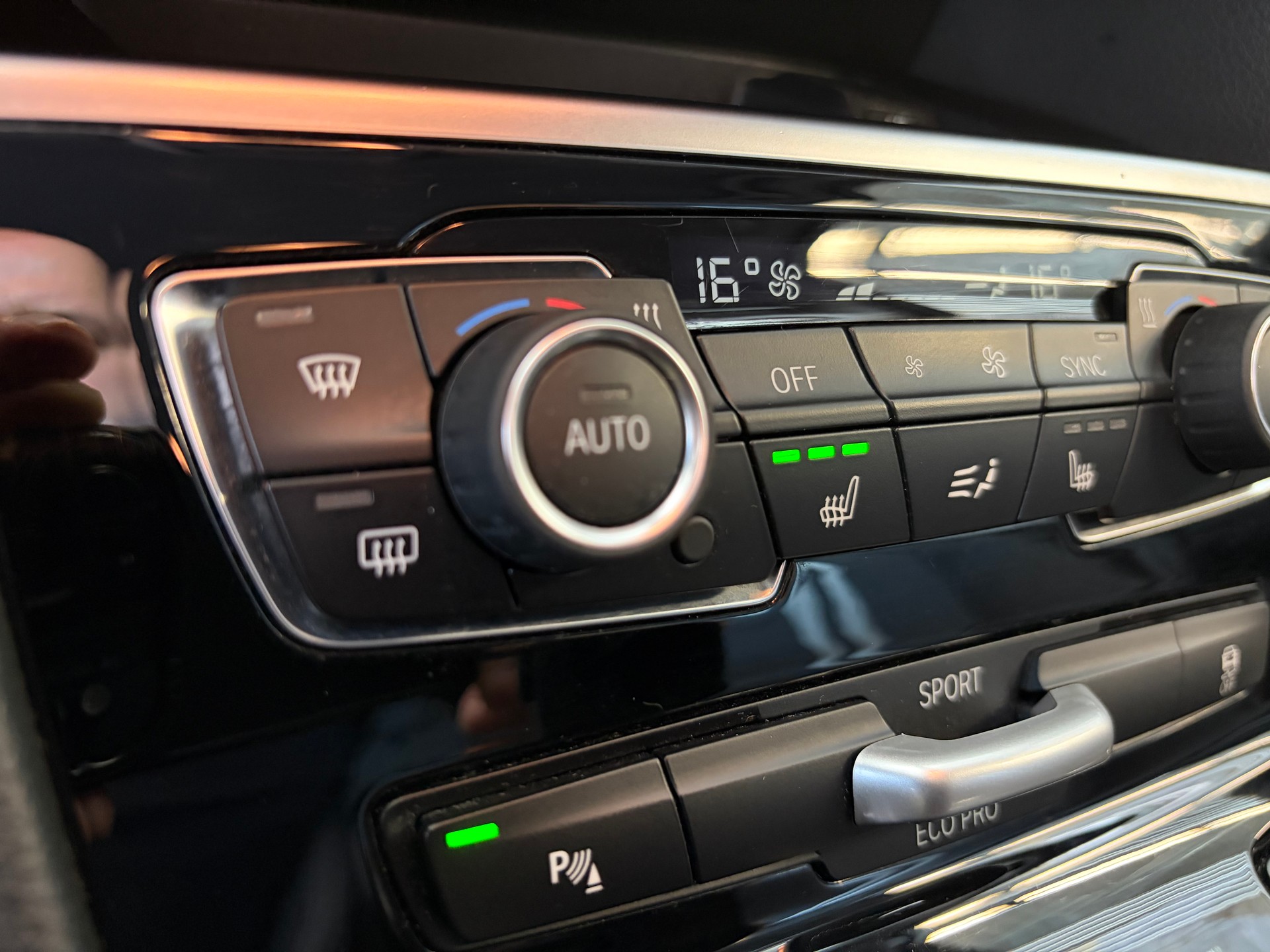 BMW 220d xDrive Gran Tourer | CH Fzg. | Driving Assistant Plus | Kamera | LED Scheinw. | HeadUp | Sportsitze |-image-18
