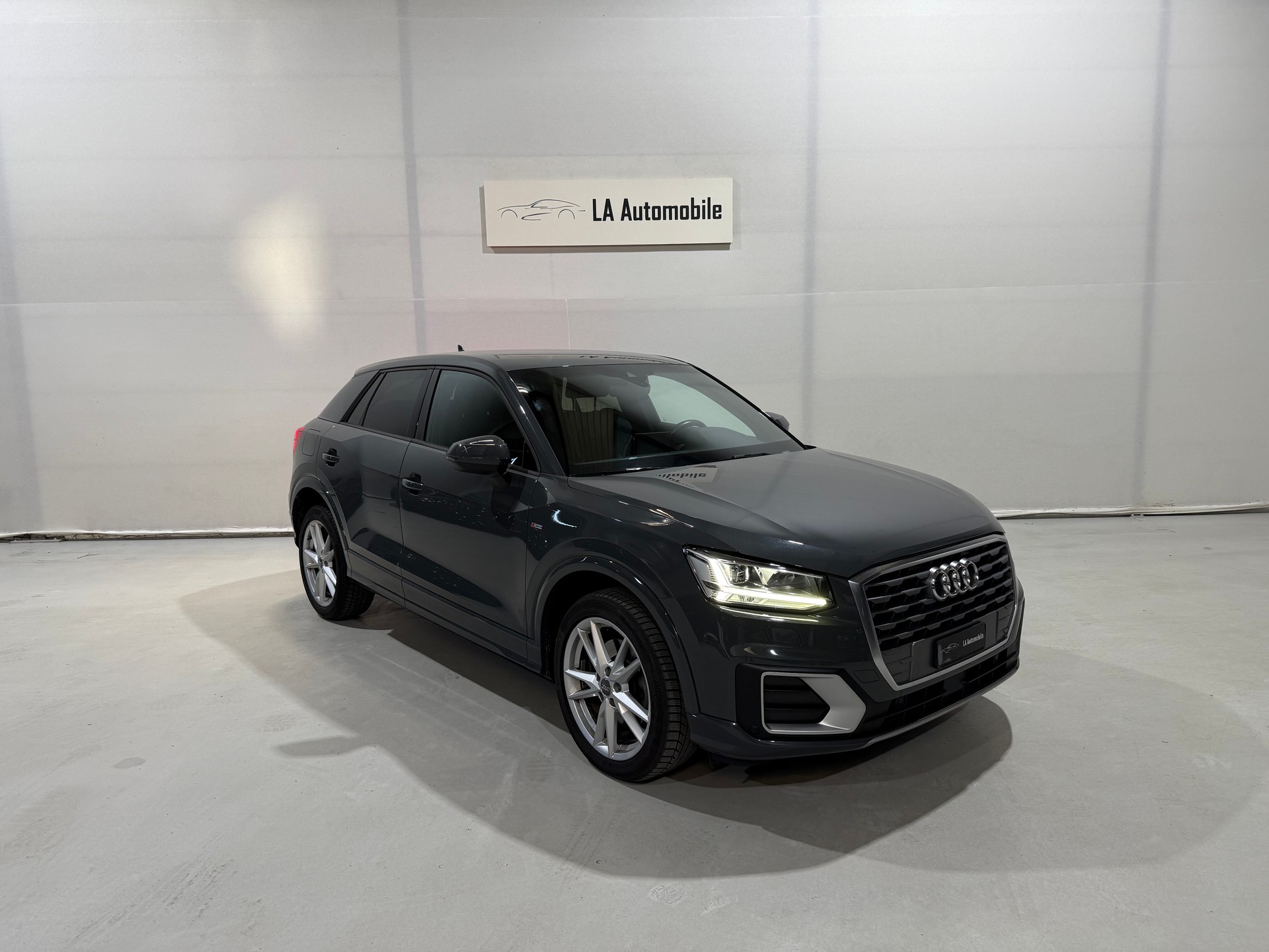 AUDI Q2 1.4 TFSI Sport S-tronic S Line-image-4