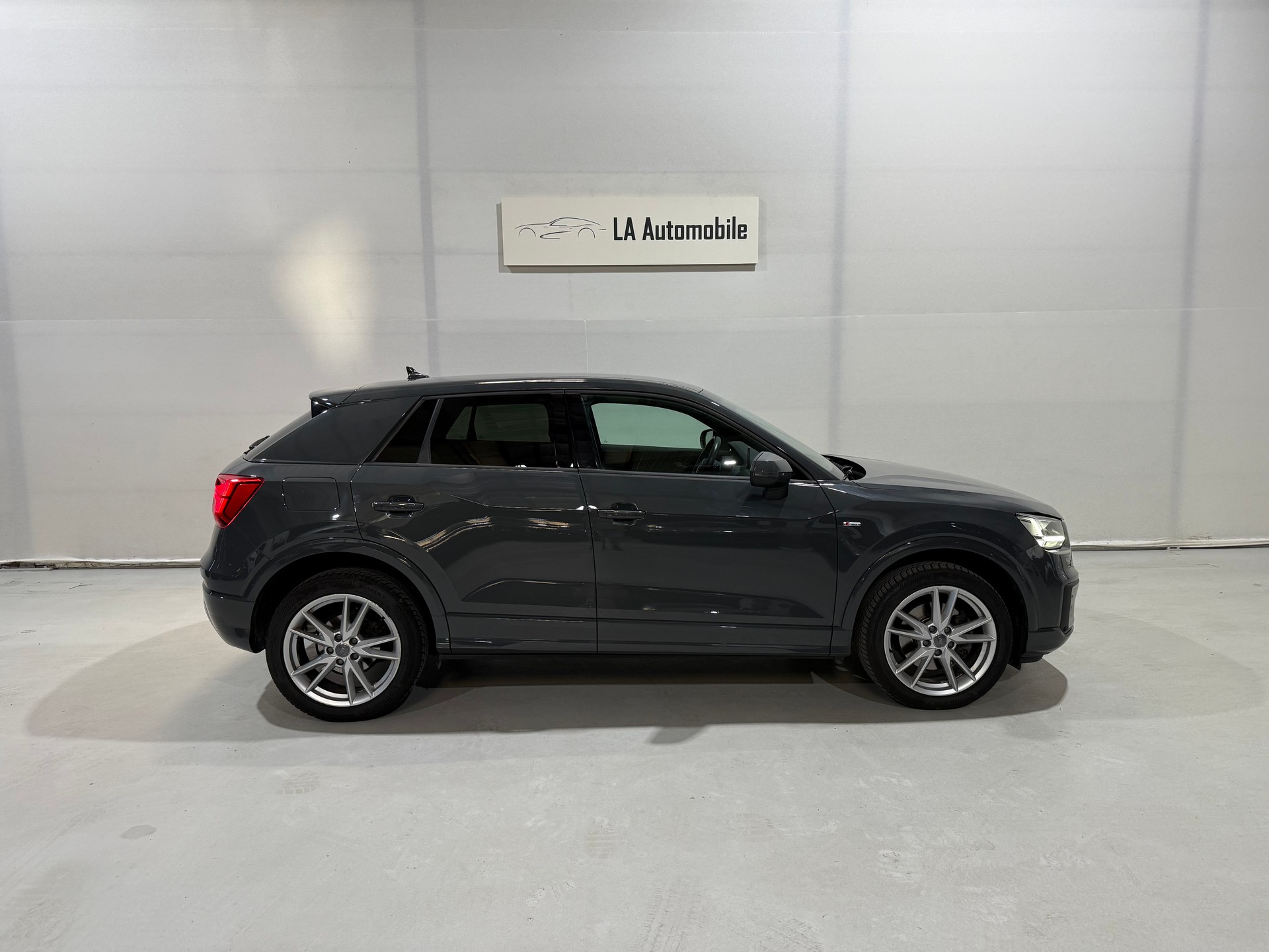 AUDI Q2 1.4 TFSI Sport S-tronic S Line-image-6