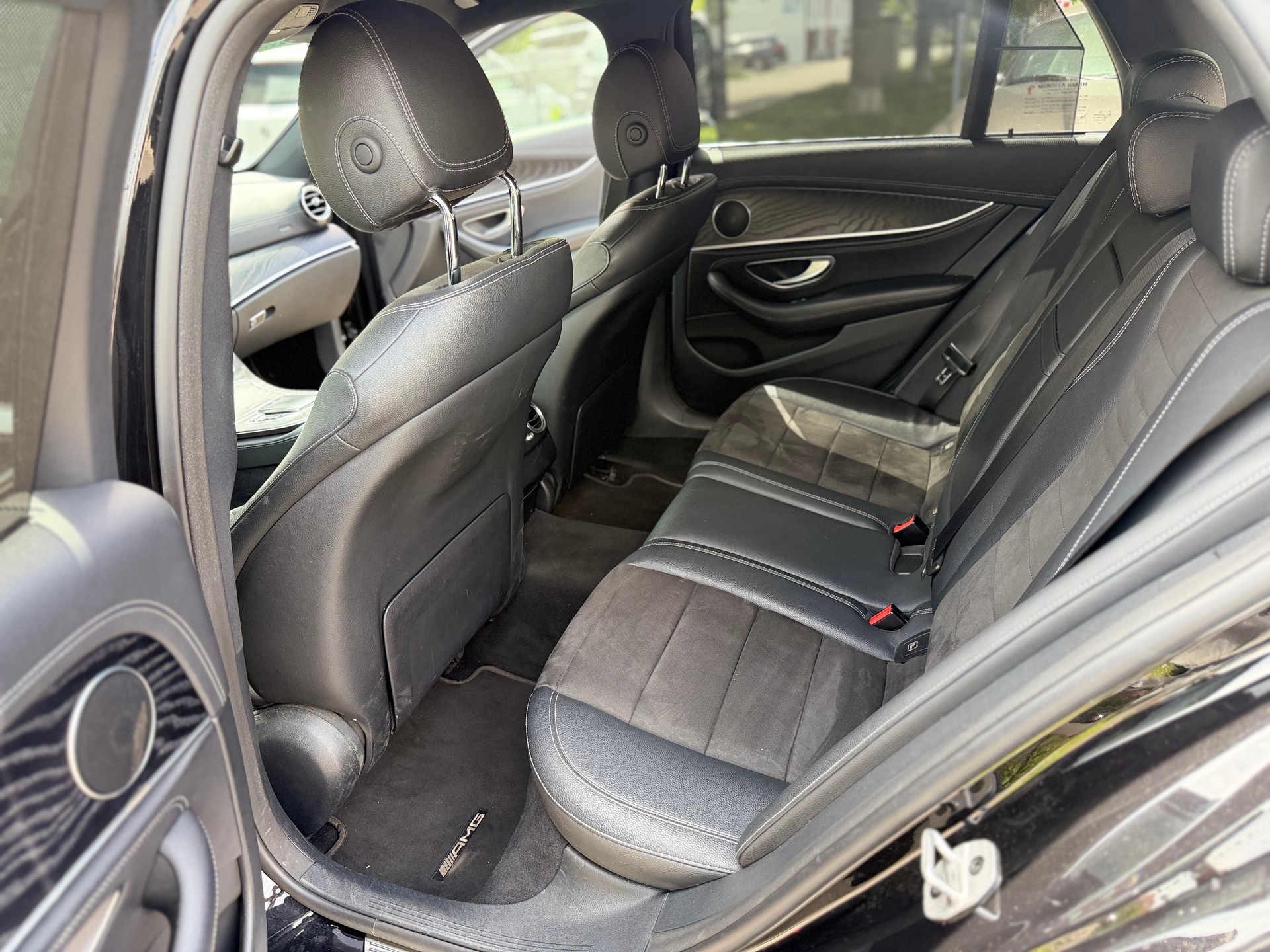 MERCEDES-BENZ E 300 de T 4Matic AMG Line 9G-Tronic-image-14