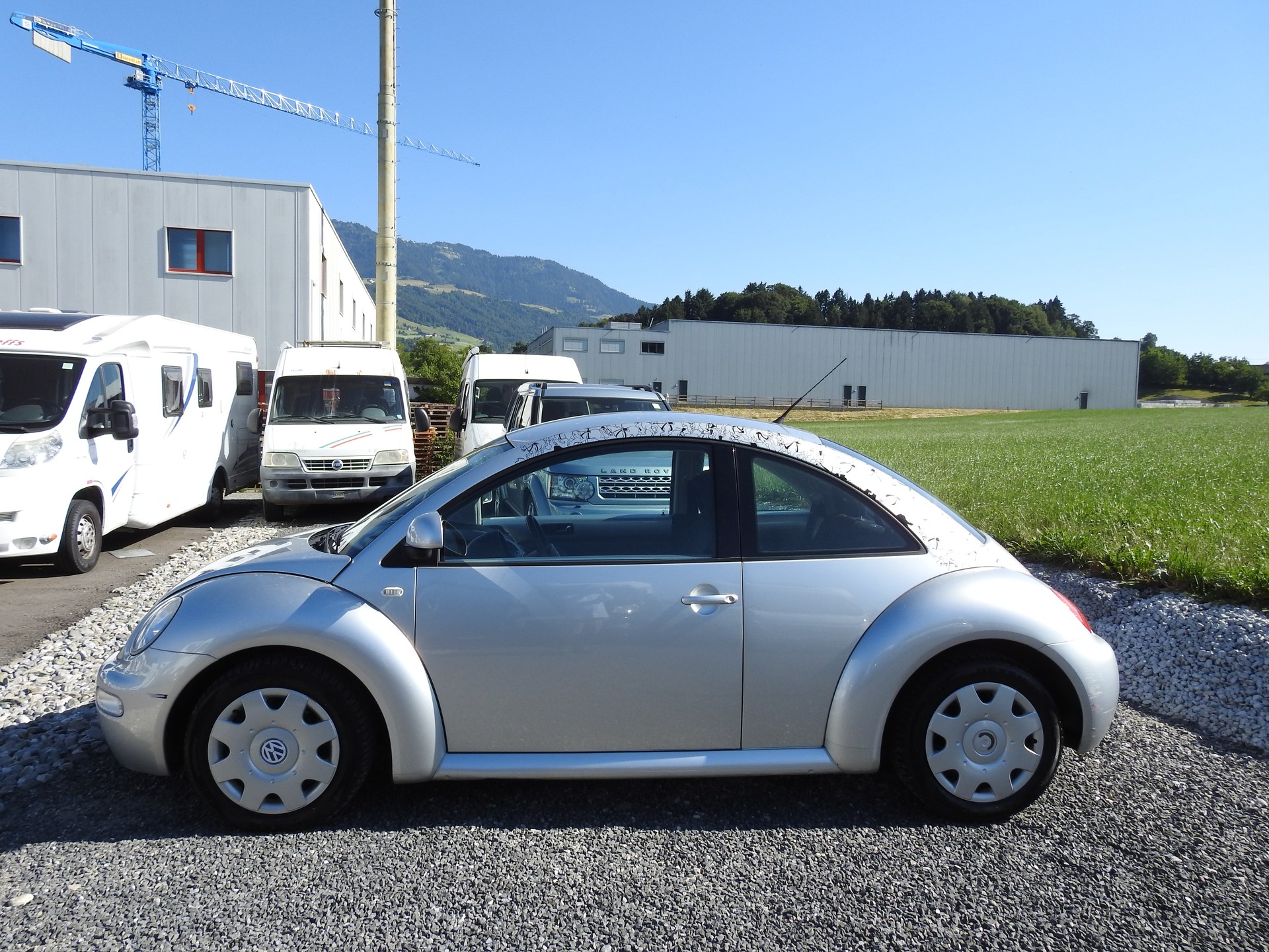 VW NEW Beetle 2.0-showroom-element-2