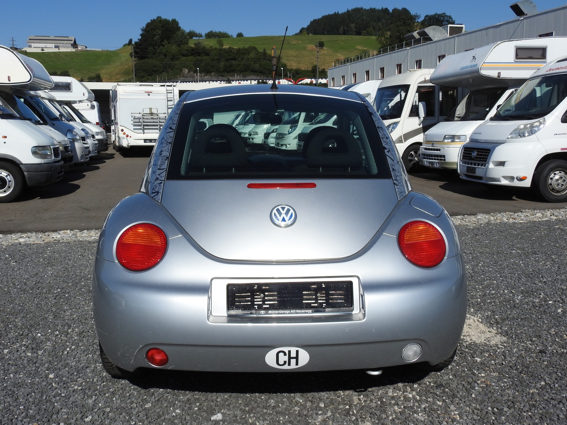 VW NEW Beetle 2.0-image-4