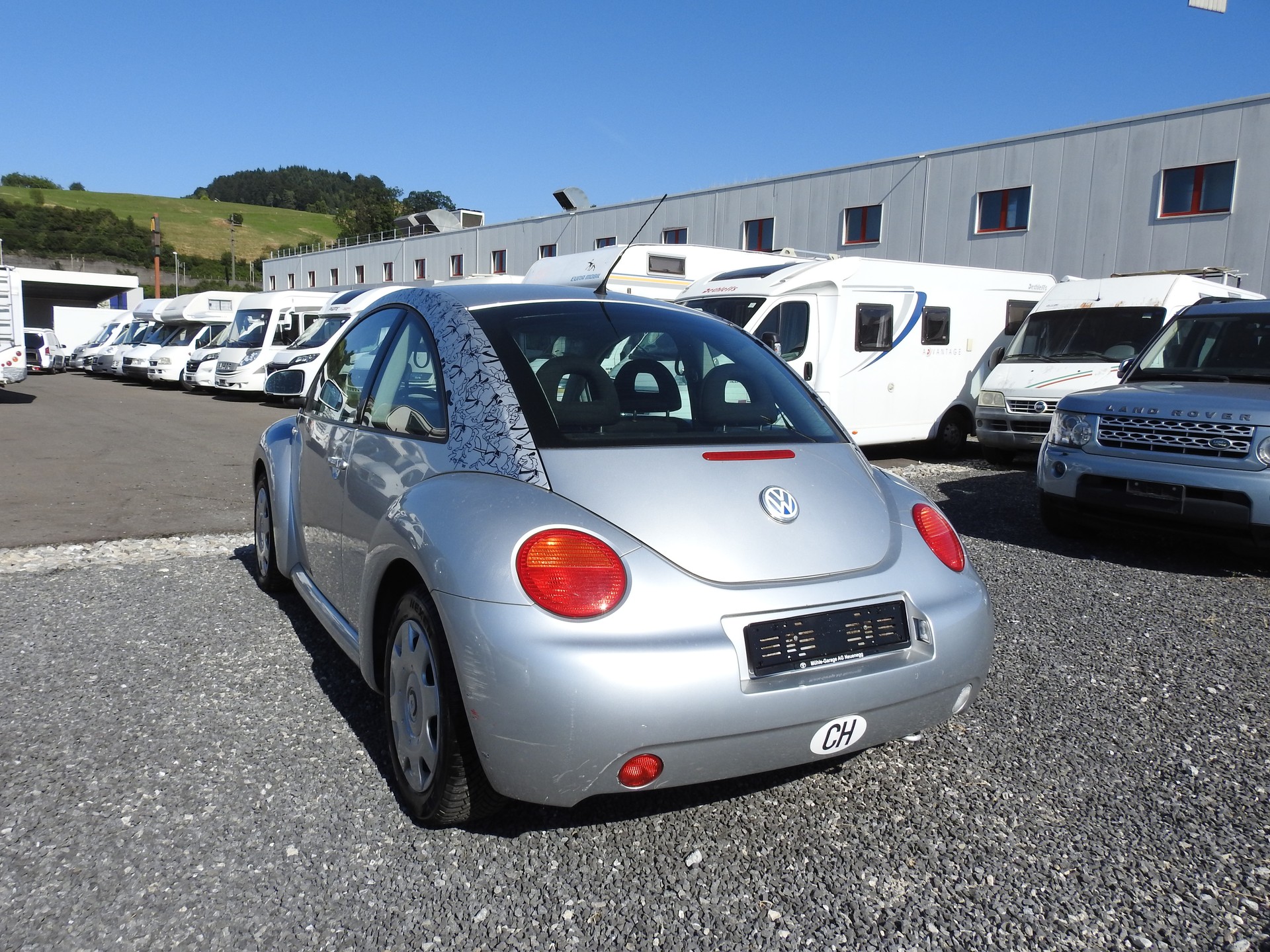 VW NEW Beetle 2.0-showroom-element-3