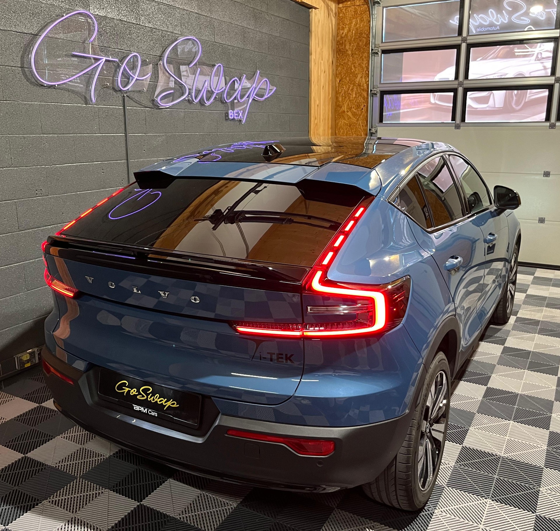 VOLVO C40 Recharge P6 Pure Electric Core-showroom-element-3