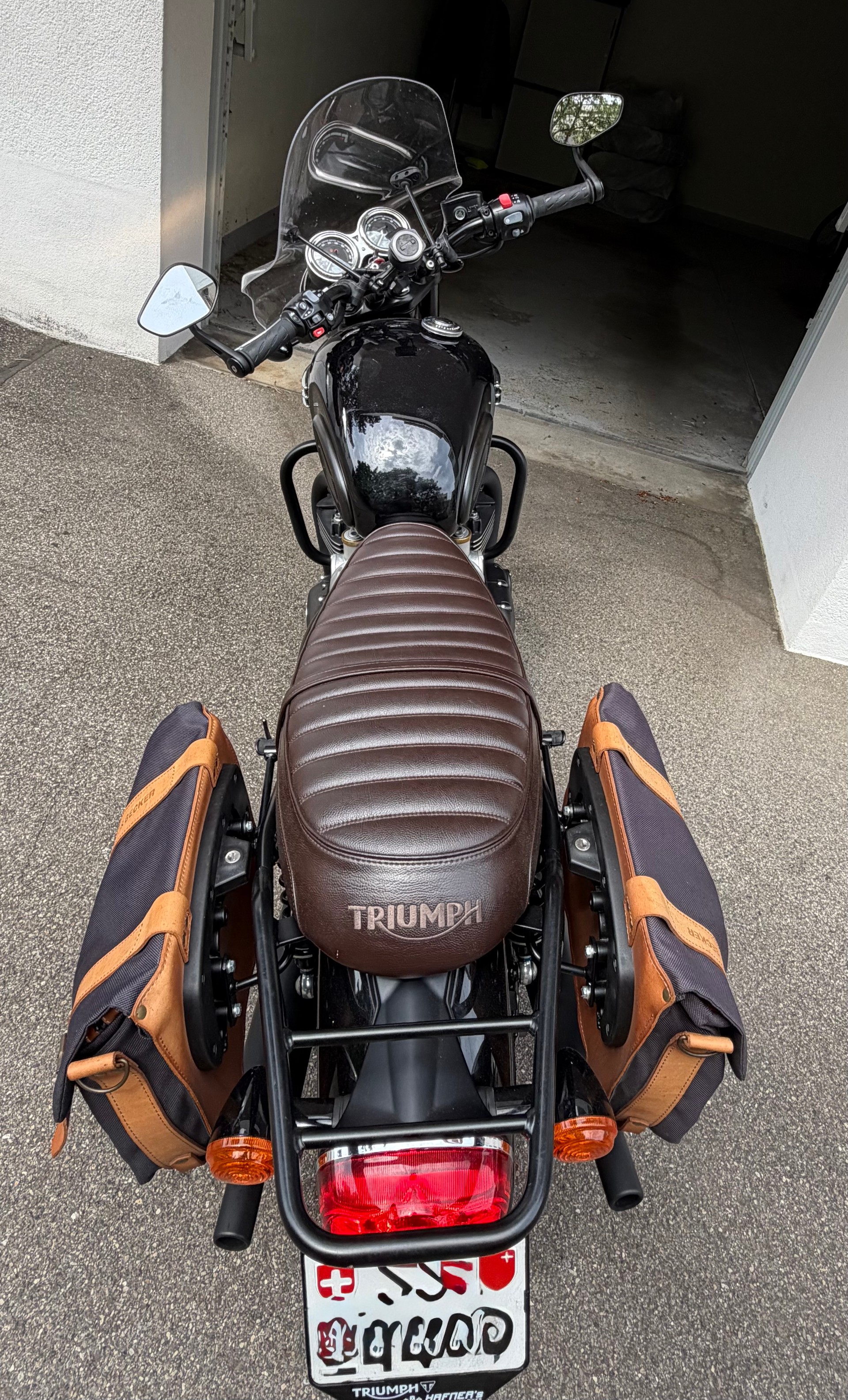 TRIUMPH Bonneville T120 Black-image-3