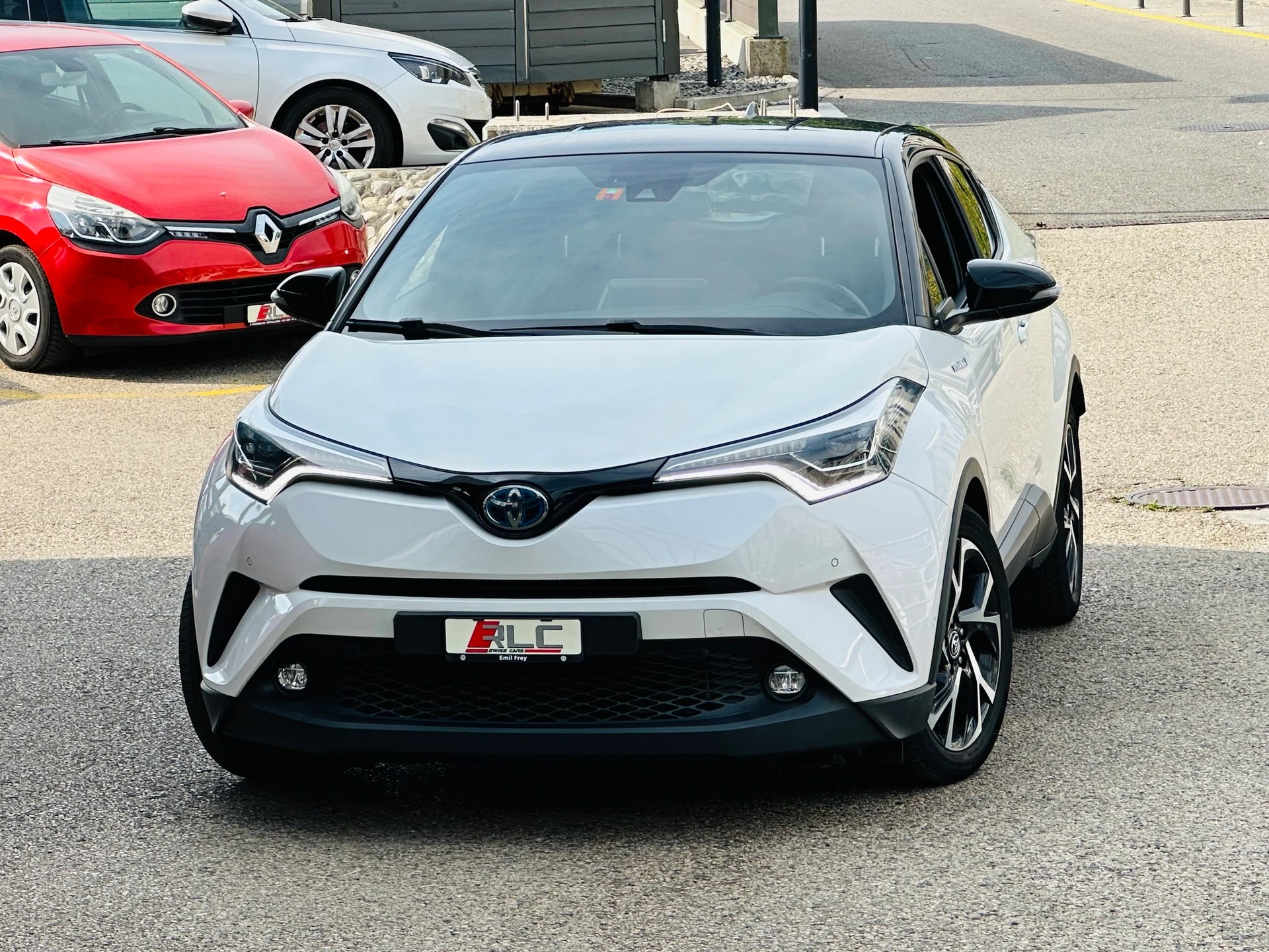 TOYOTA C-HR 1.8 HSD CVT Trend-showroom-element-1
