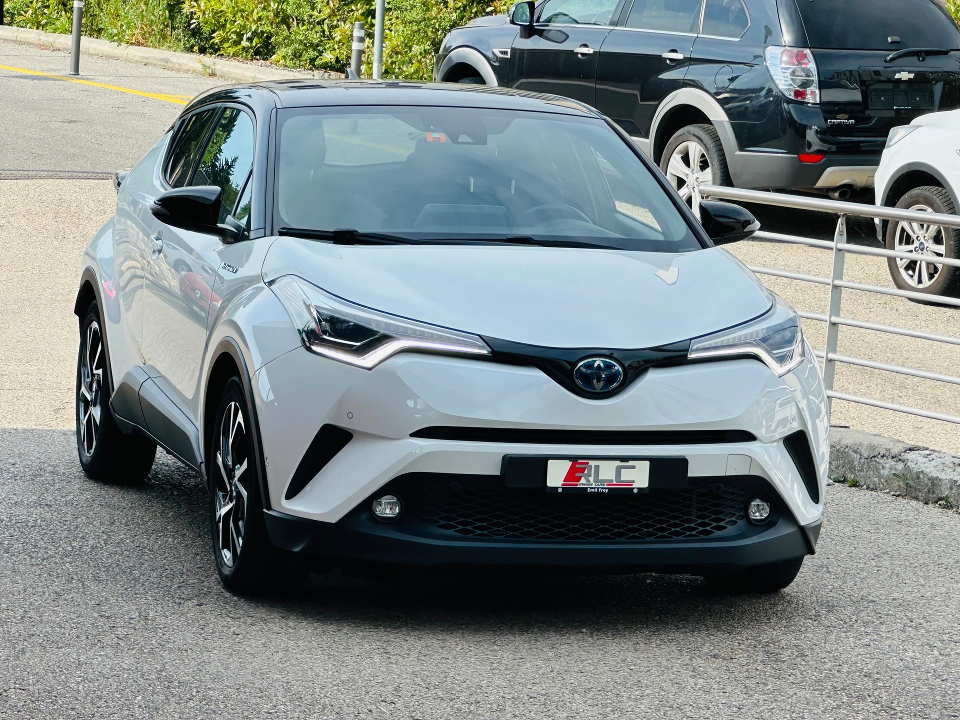 TOYOTA C-HR 1.8 HSD CVT Trend-showroom-element-3