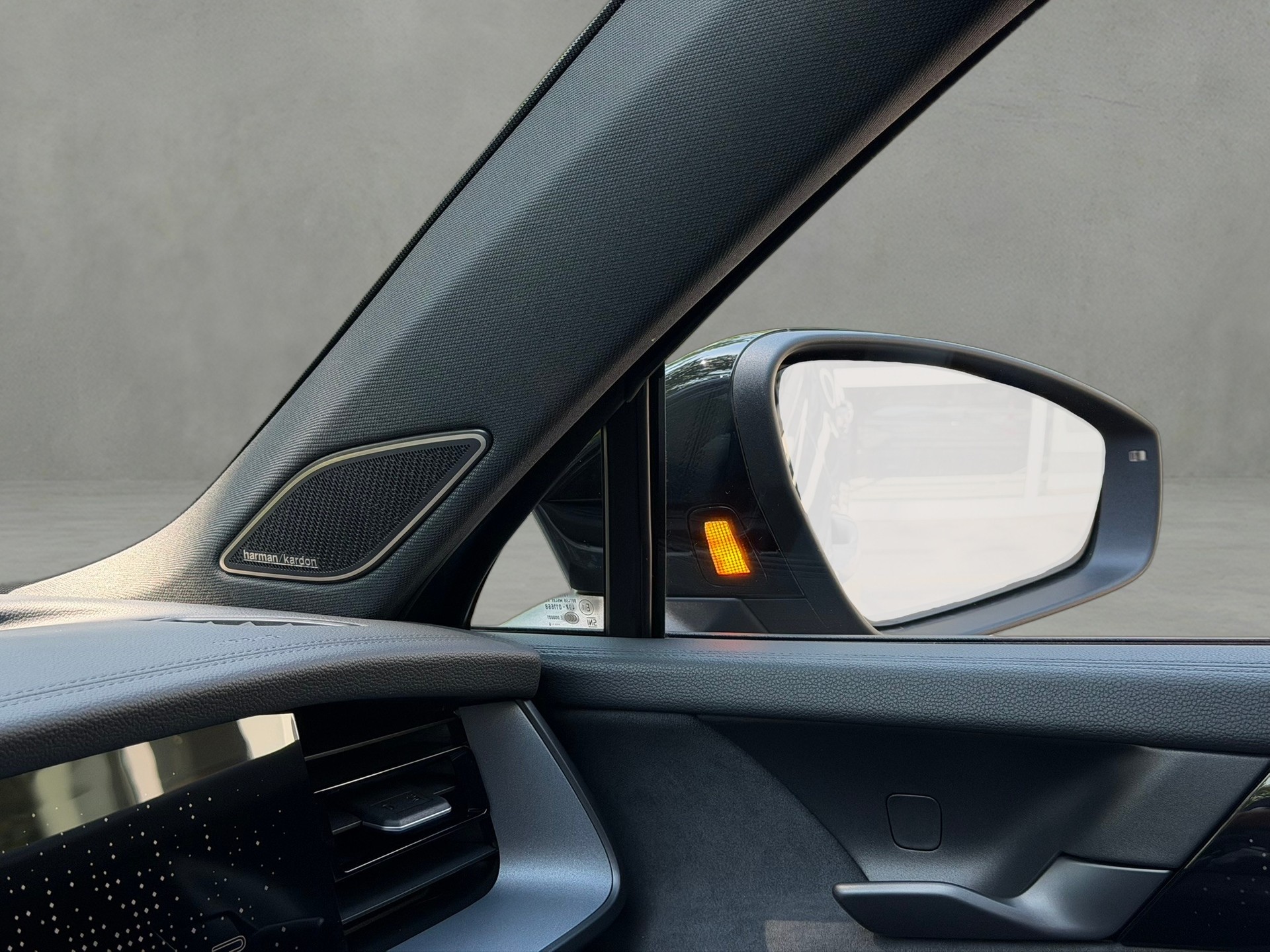 VW Tayron 2.0 TSI R-Line Plus DSG 4Motion-image-24