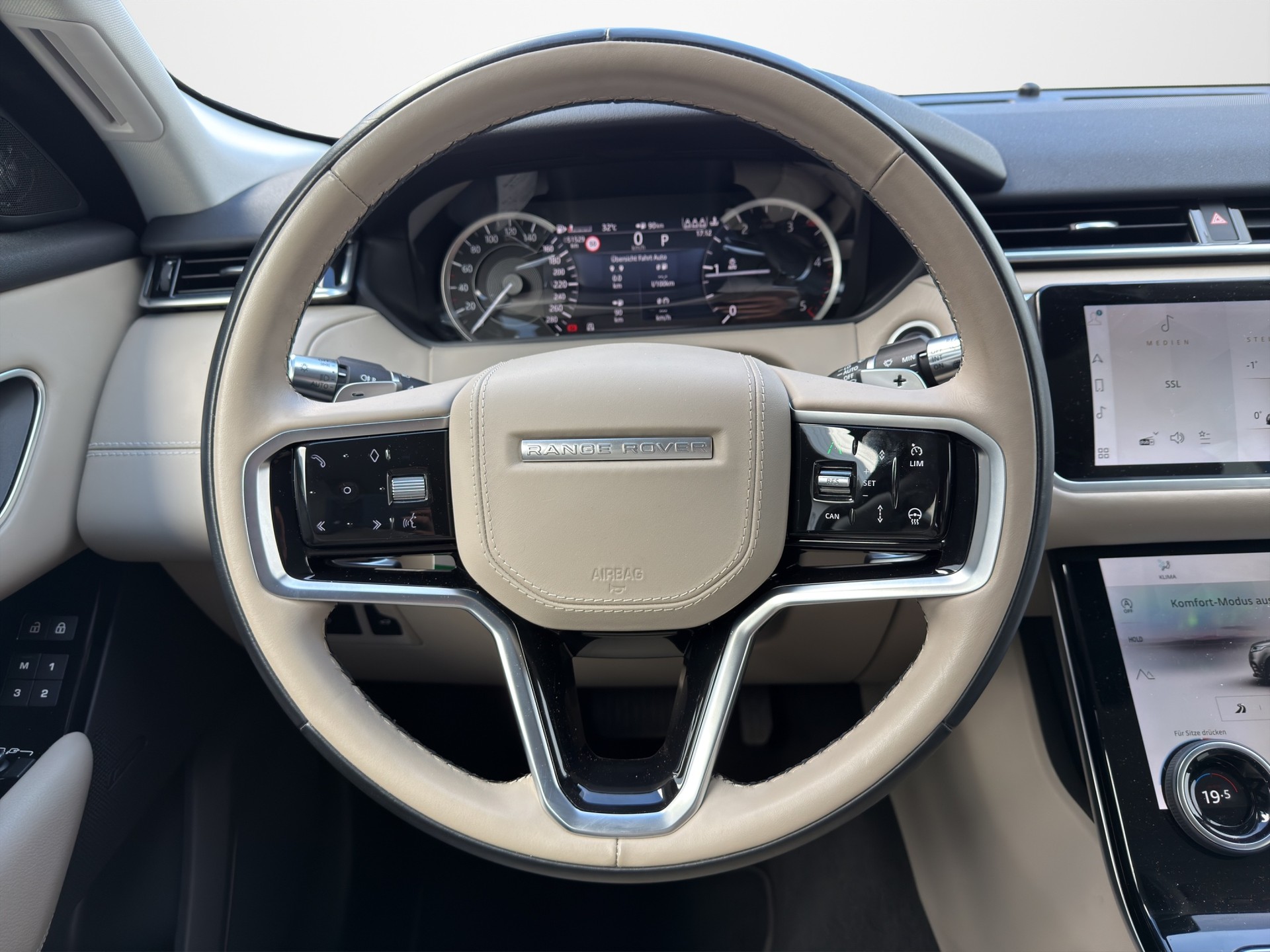 LAND ROVER Range Rover Velar 3.0 D I6 300 S-image-18