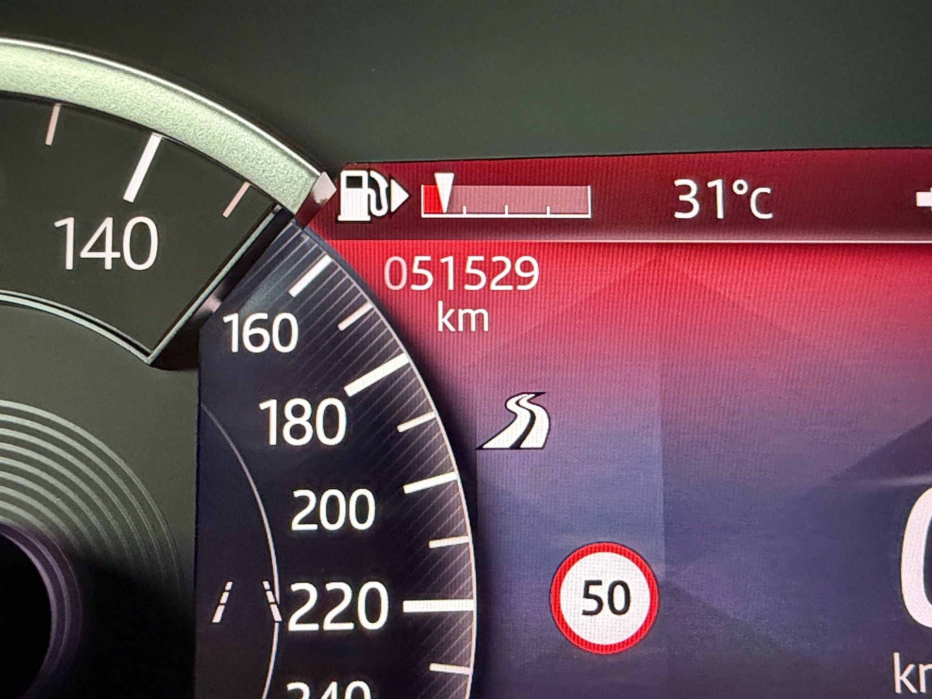 LAND ROVER Range Rover Velar 3.0 D I6 300 S-image-21