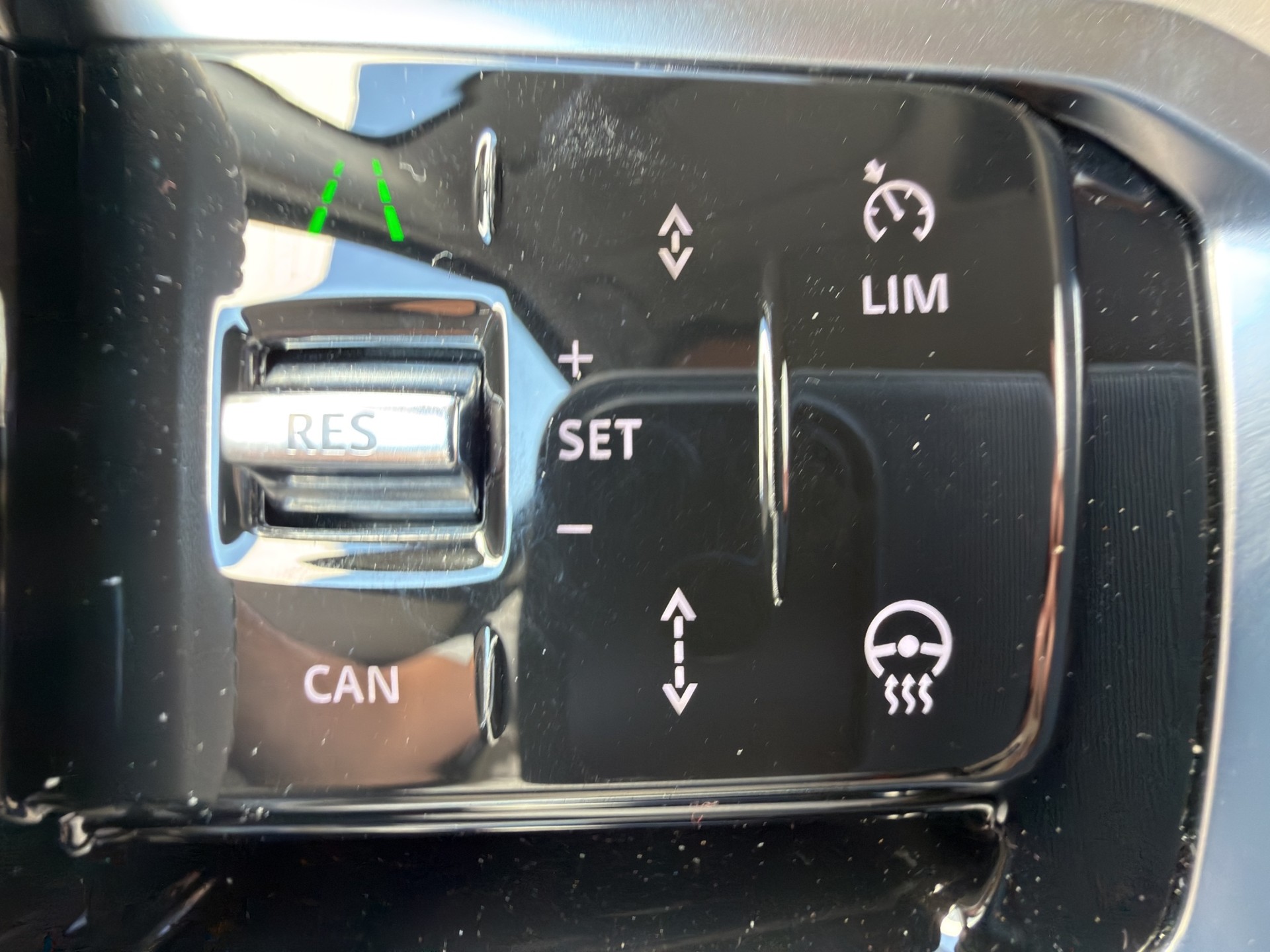 LAND ROVER Range Rover Velar 3.0 D I6 300 S-image-19