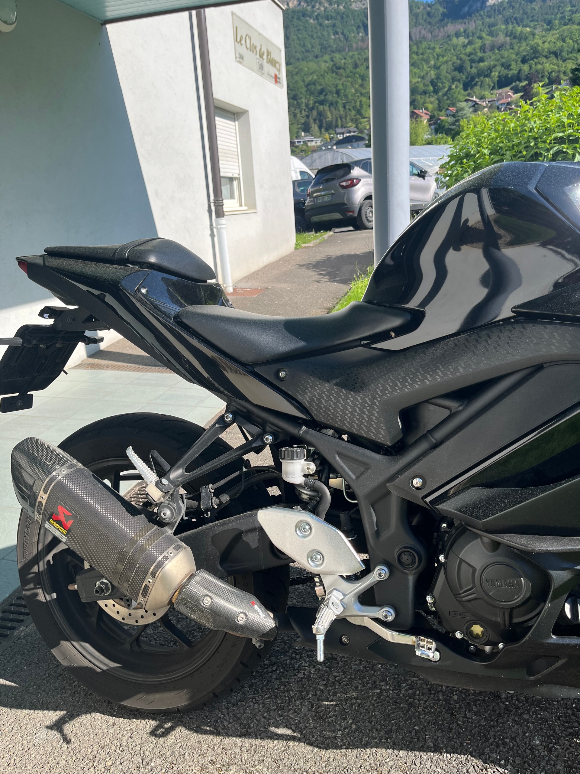 YAMAHA YZF-R3-image-4