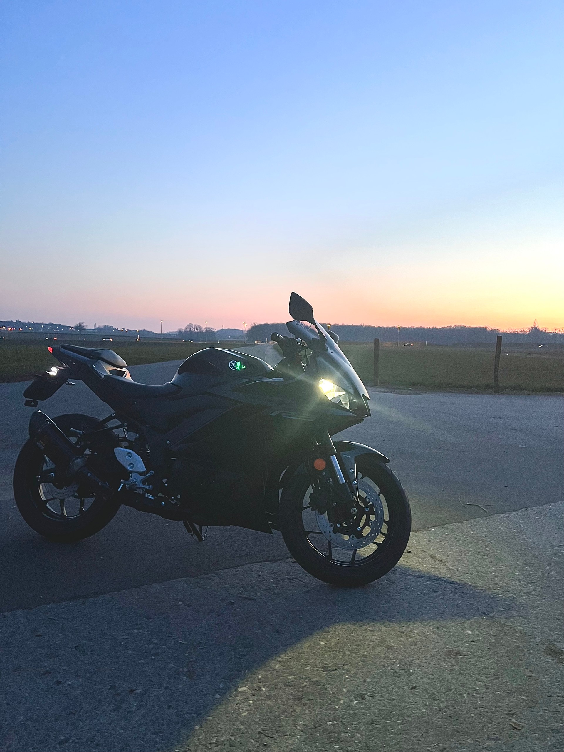 YAMAHA YZF-R3-image-7