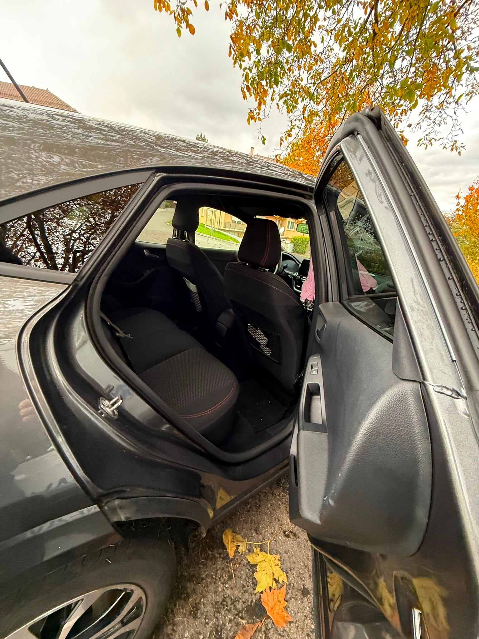FORD 1.0 EcoB Hybrid 125 ST-Line Design-image-11