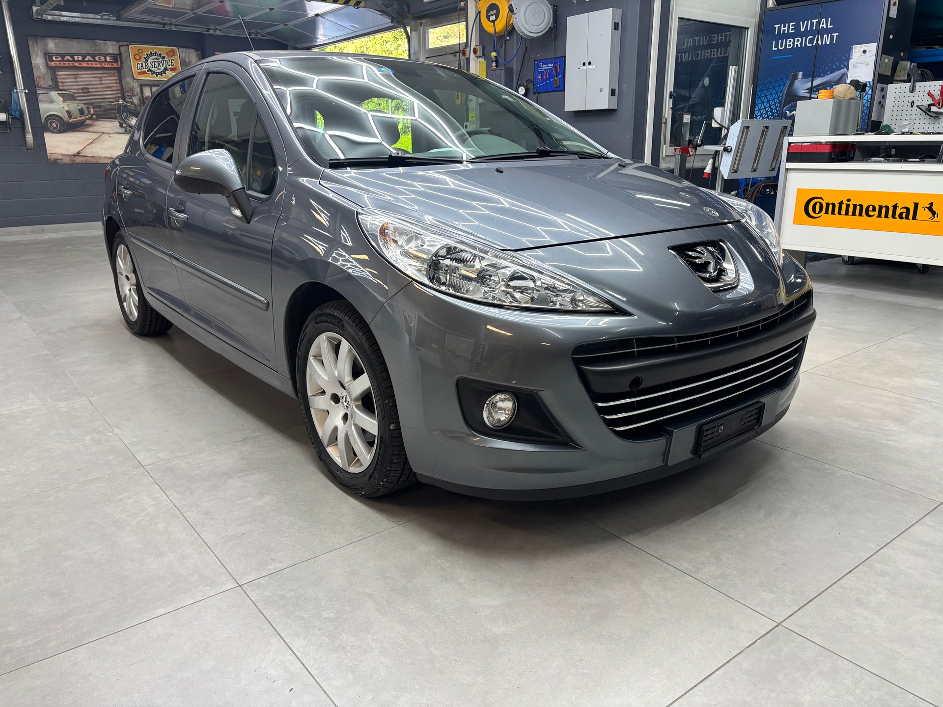 PEUGEOT 207 1.6 16V Sport Automatic-image-2