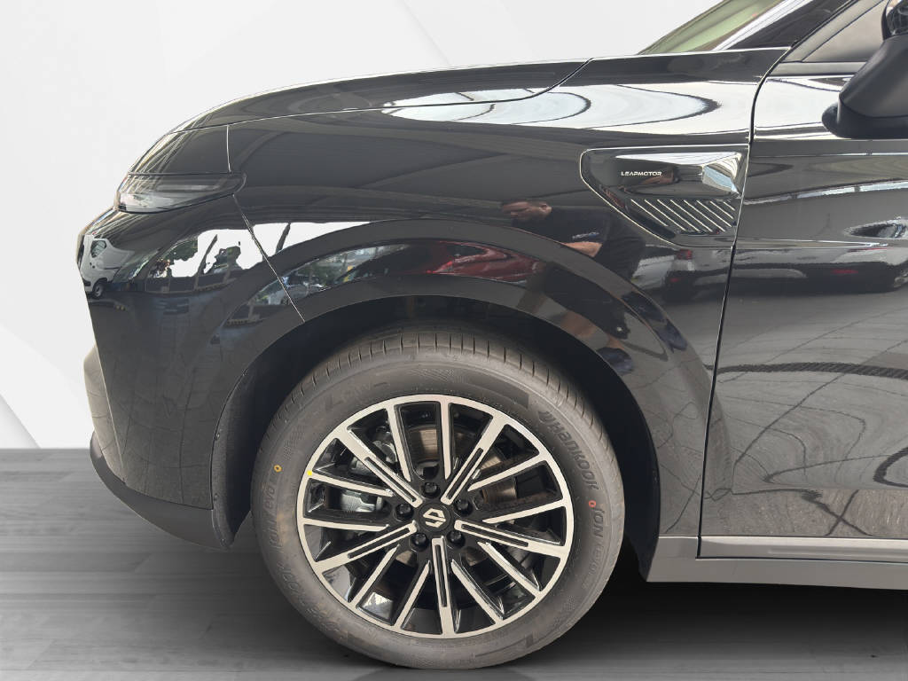 LEAPMOTOR B10 1.5 Hybrid EV-image-9