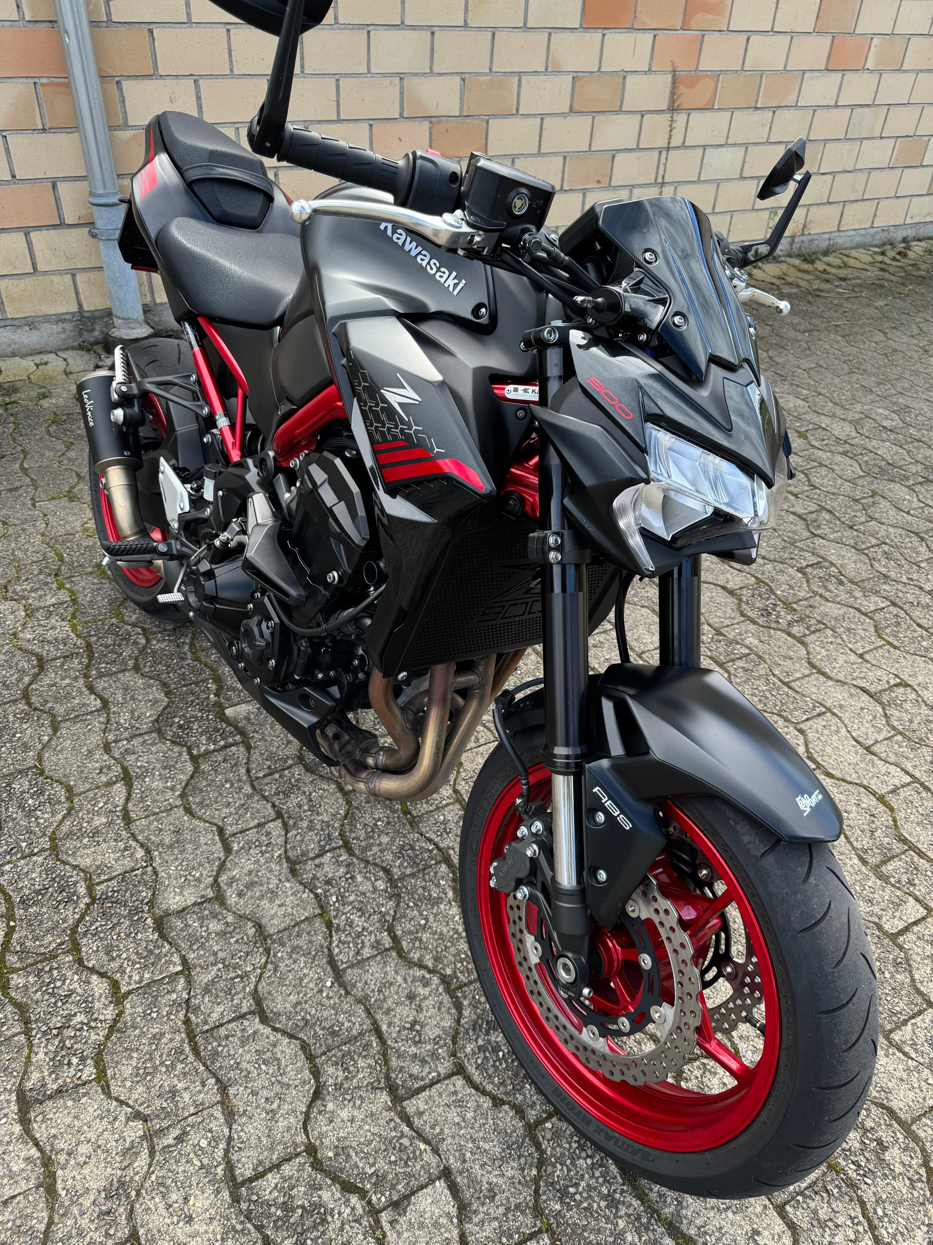 KAWASAKI Z 900-image-3